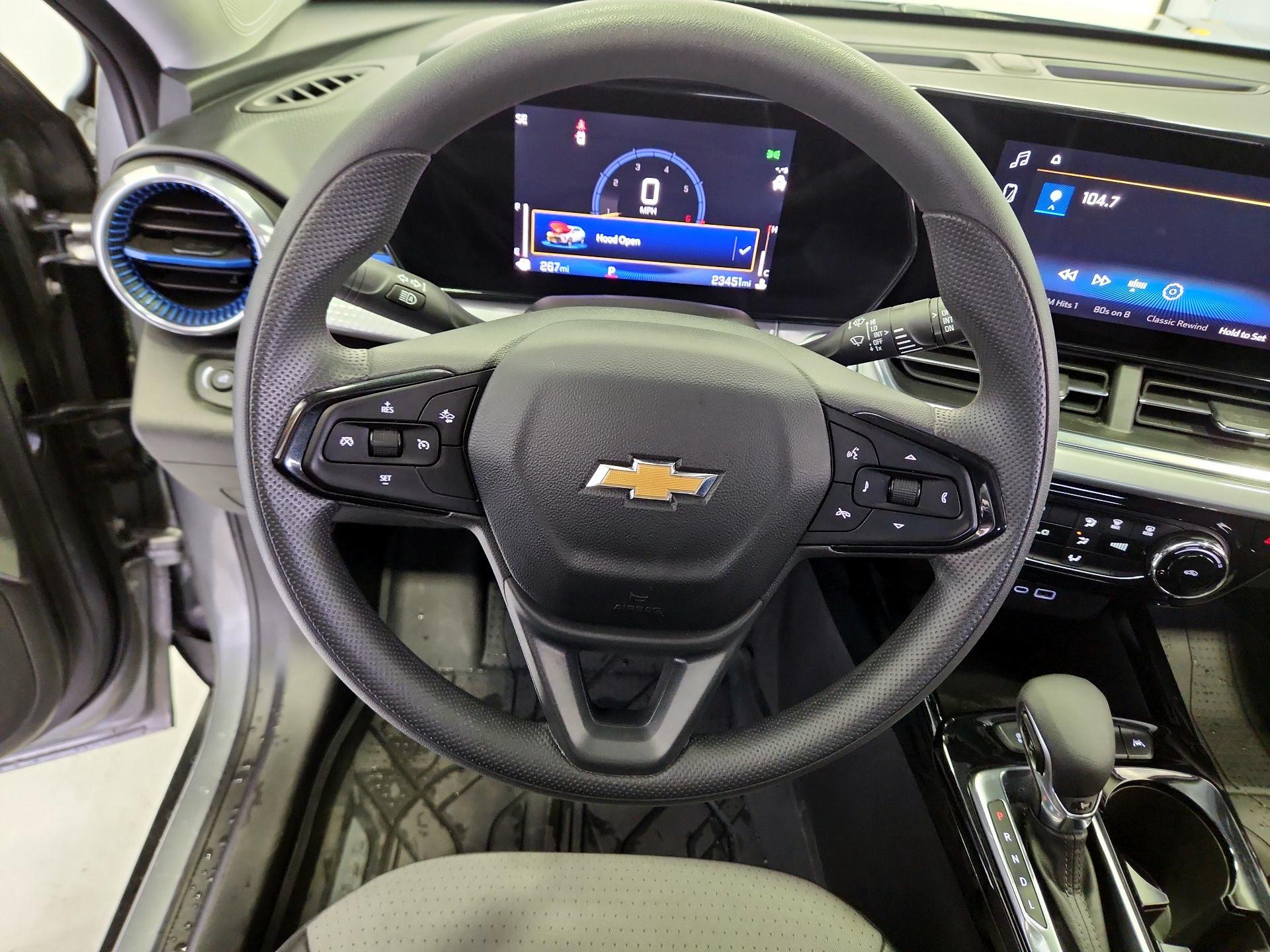 Thumbnail: 2025 Chevrolet Trax - 10