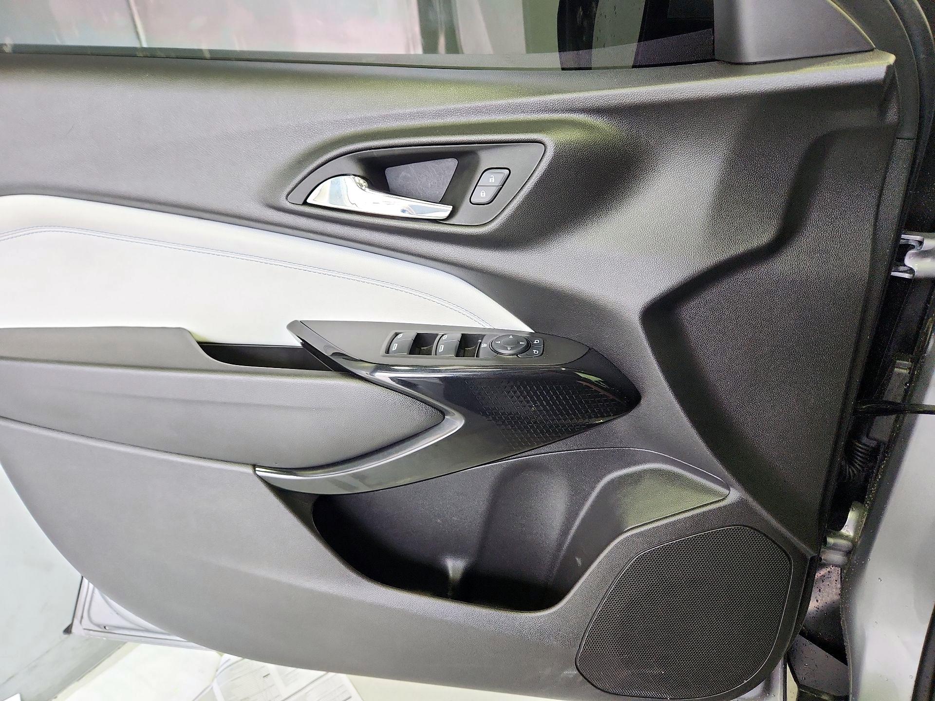 Thumbnail: 2025 Chevrolet Trax - 12