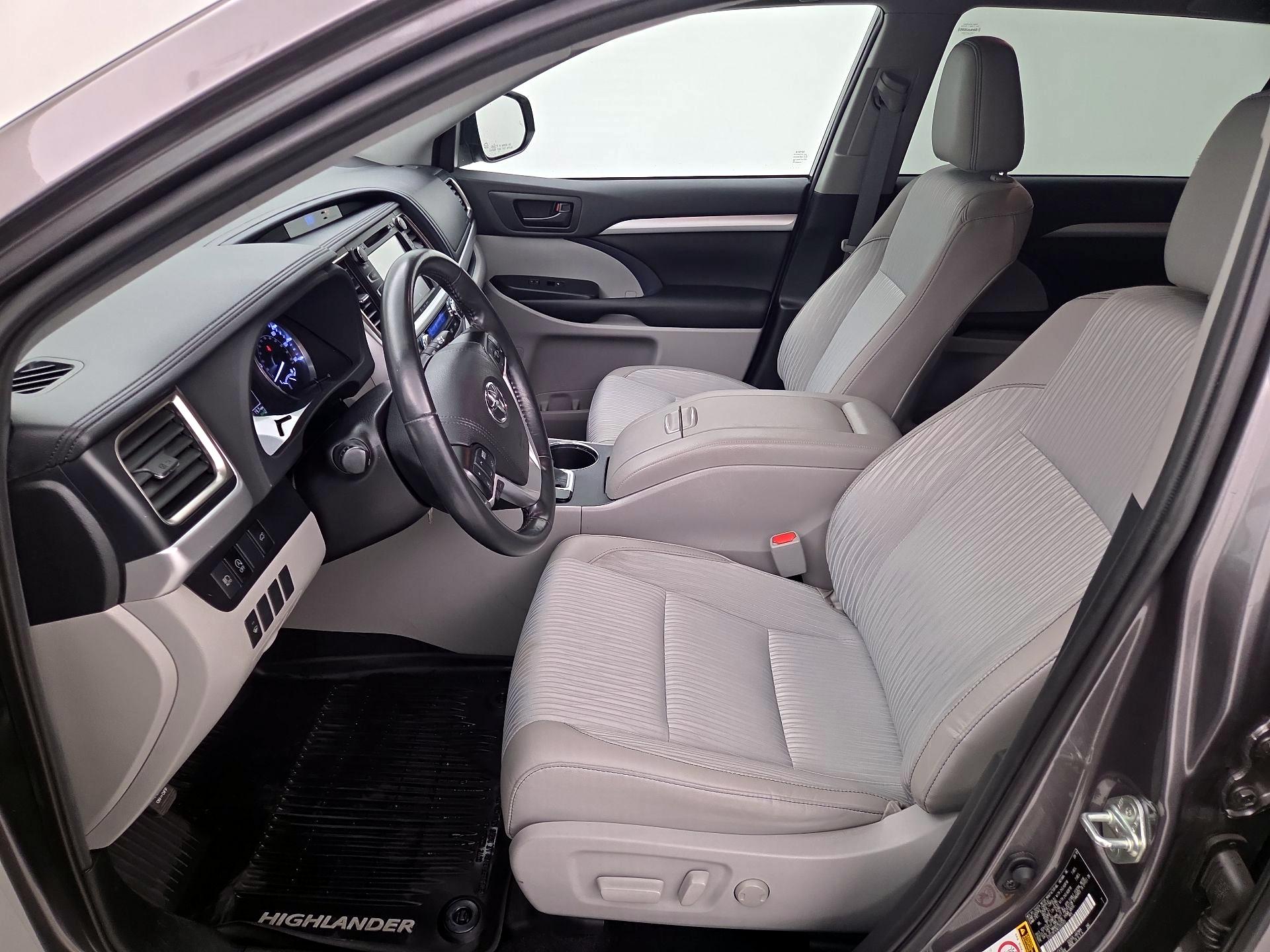 Thumbnail: 2019 Toyota Highlander - 11
