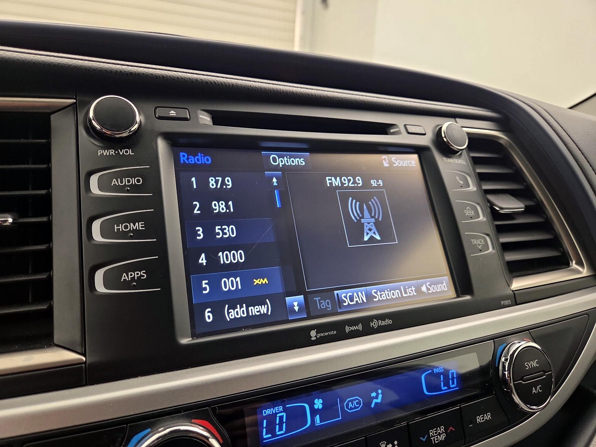 Thumbnail: 2019 Toyota Highlander - 15