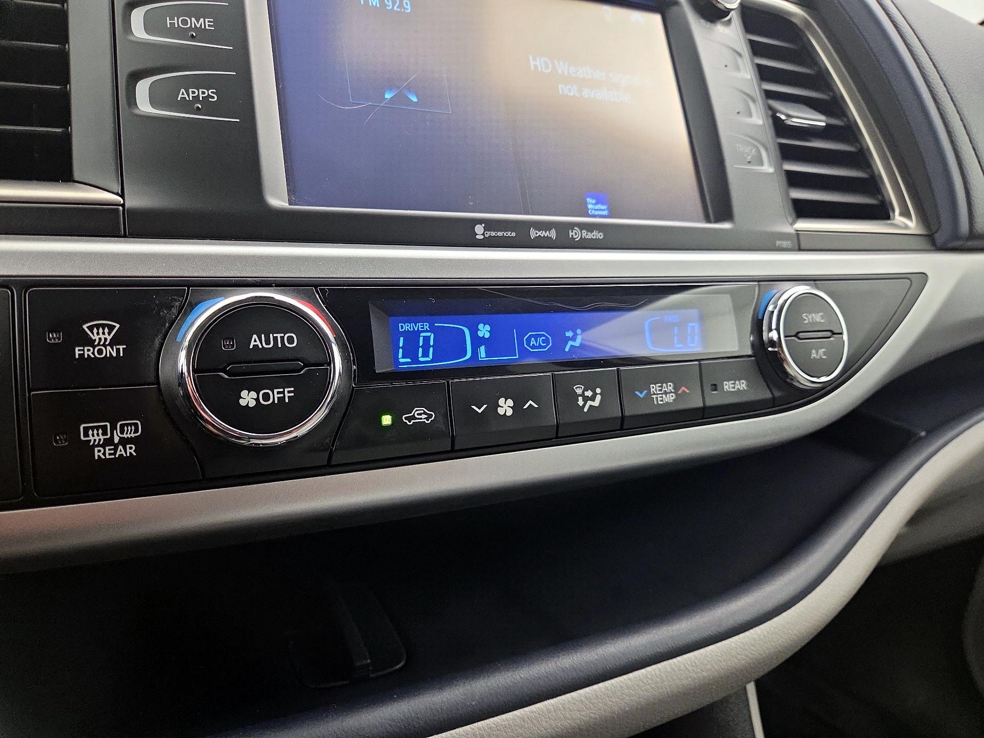 Thumbnail: 2019 Toyota Highlander - 16