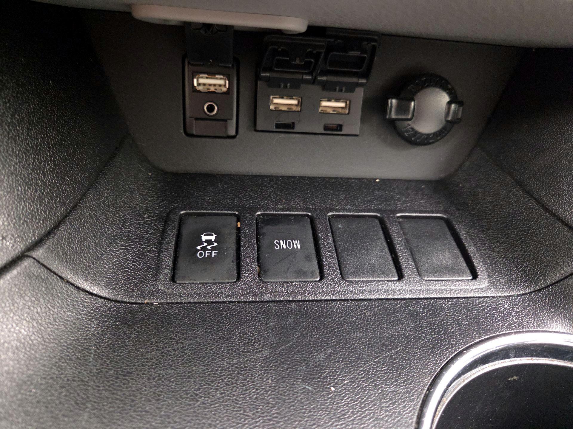 Thumbnail: 2019 Toyota Highlander - 18