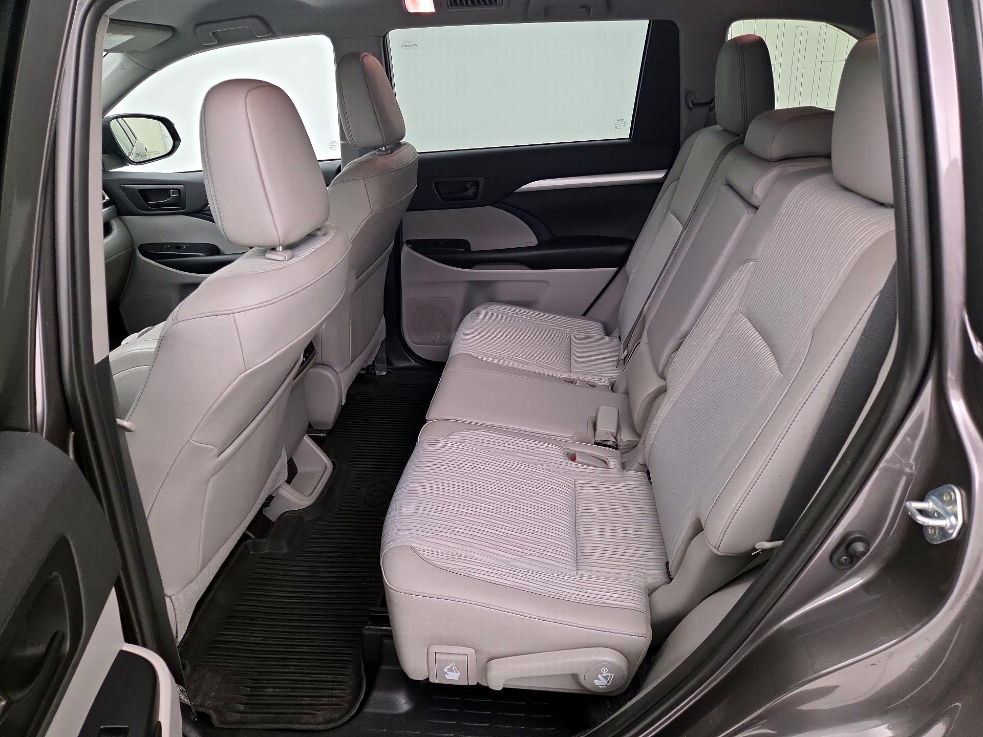 Thumbnail: 2019 Toyota Highlander - 19
