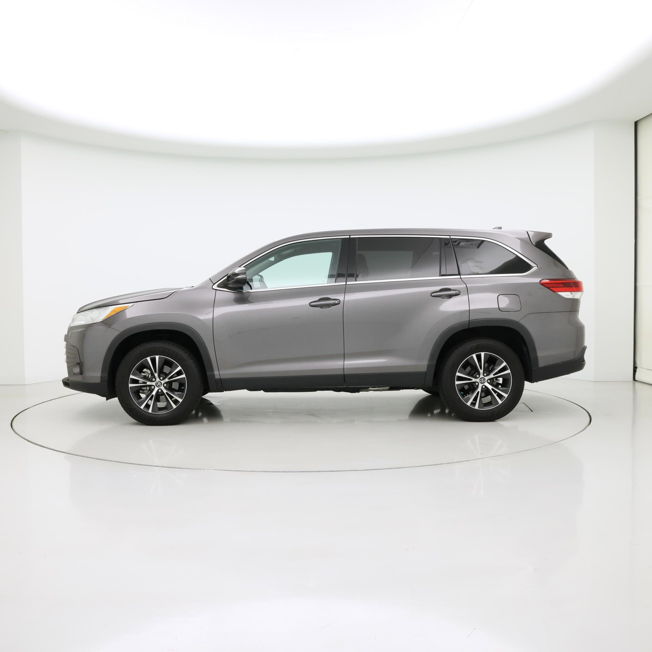 Thumbnail: 2019 Toyota Highlander - 3