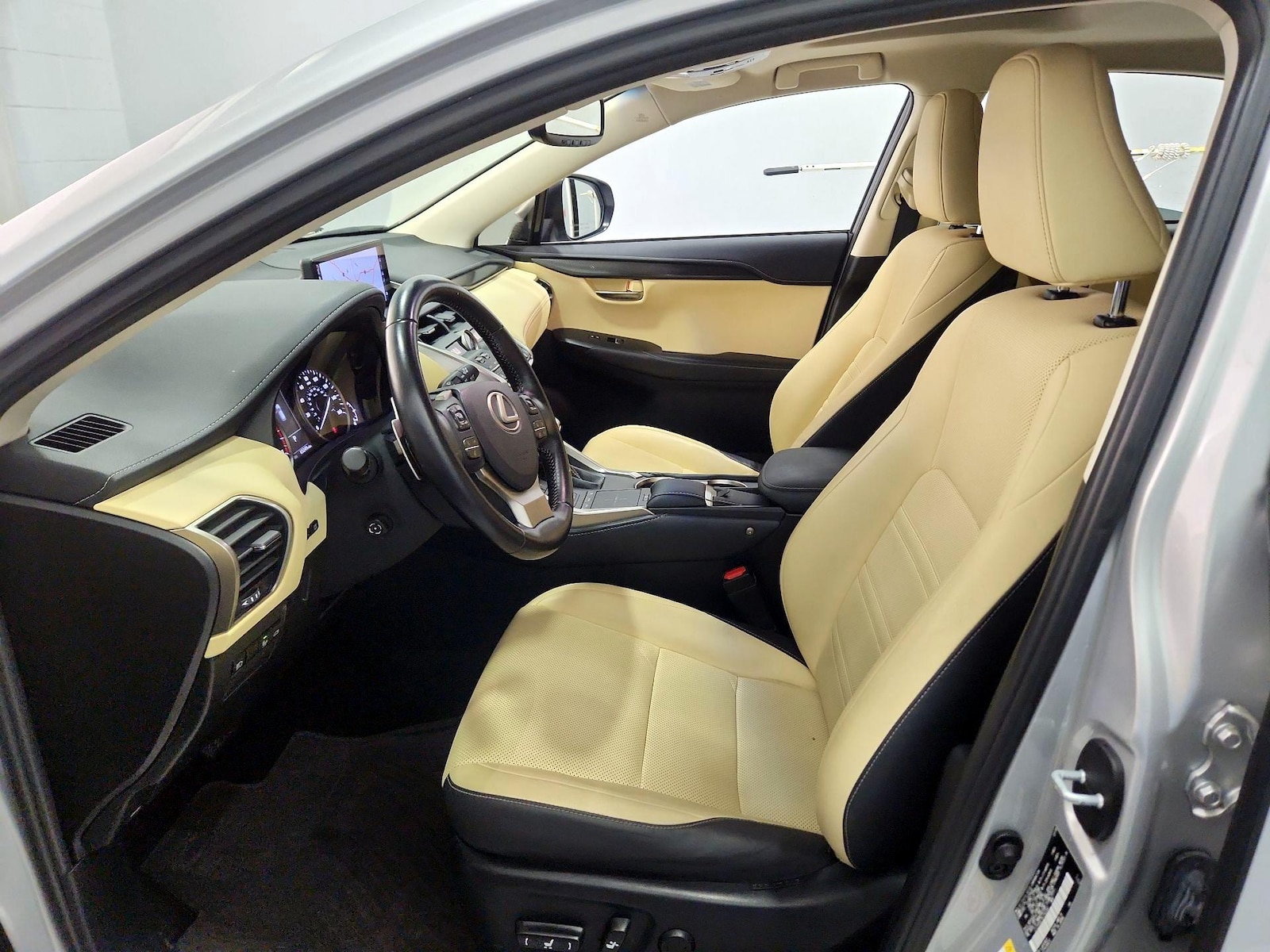 2019 Lexus NX 300 - Photo 12