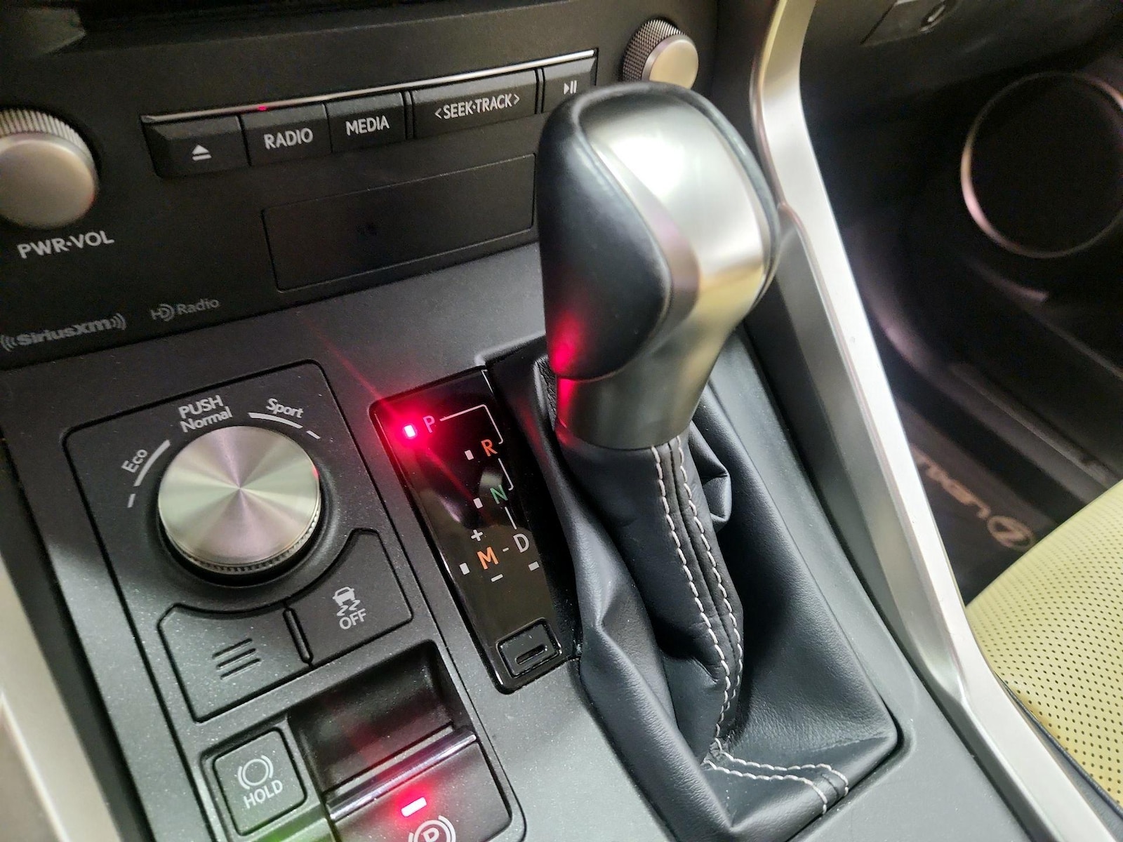 2019 Lexus NX 300 - Photo 19