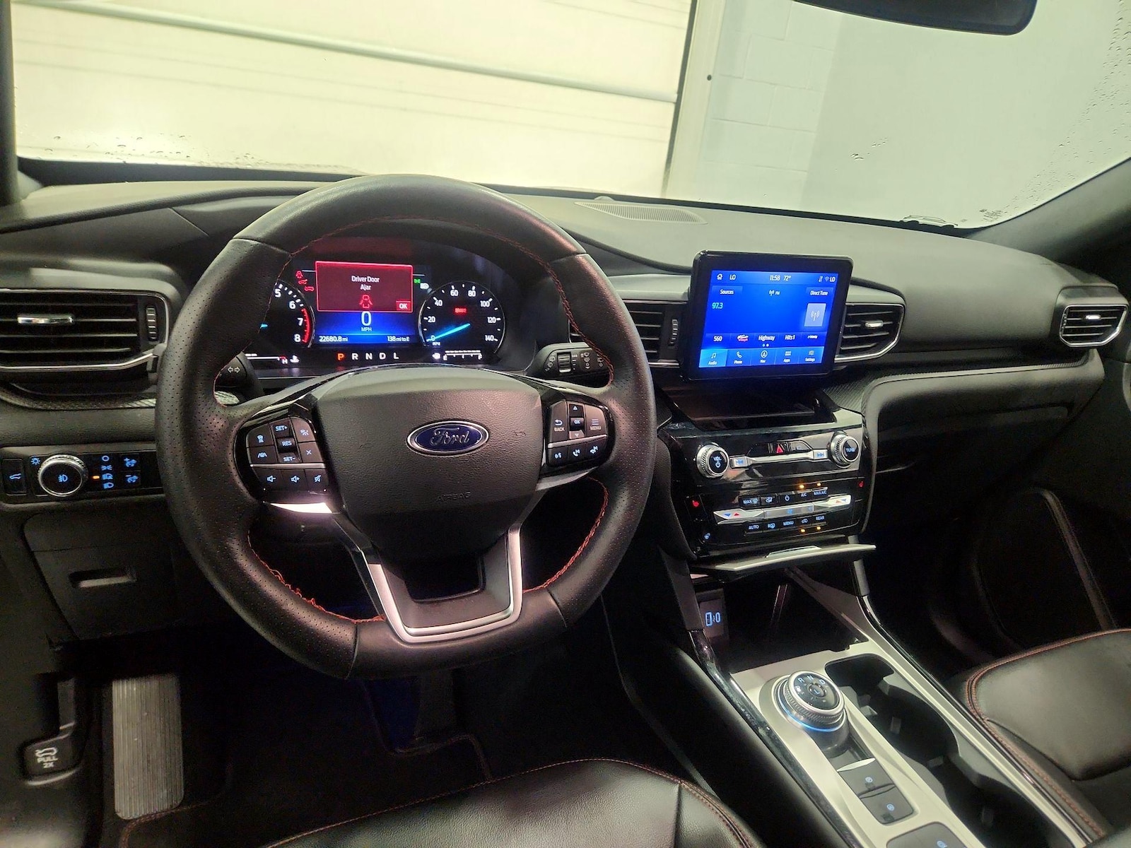 2023 Ford Explorer ST-LINE - Photo 10