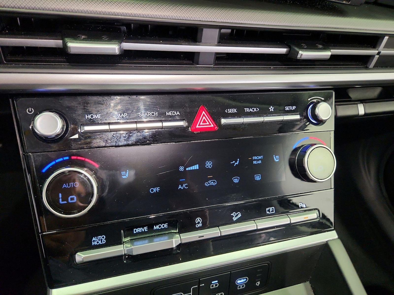2026 Hyundai Santa Fe SEL - Photo 18