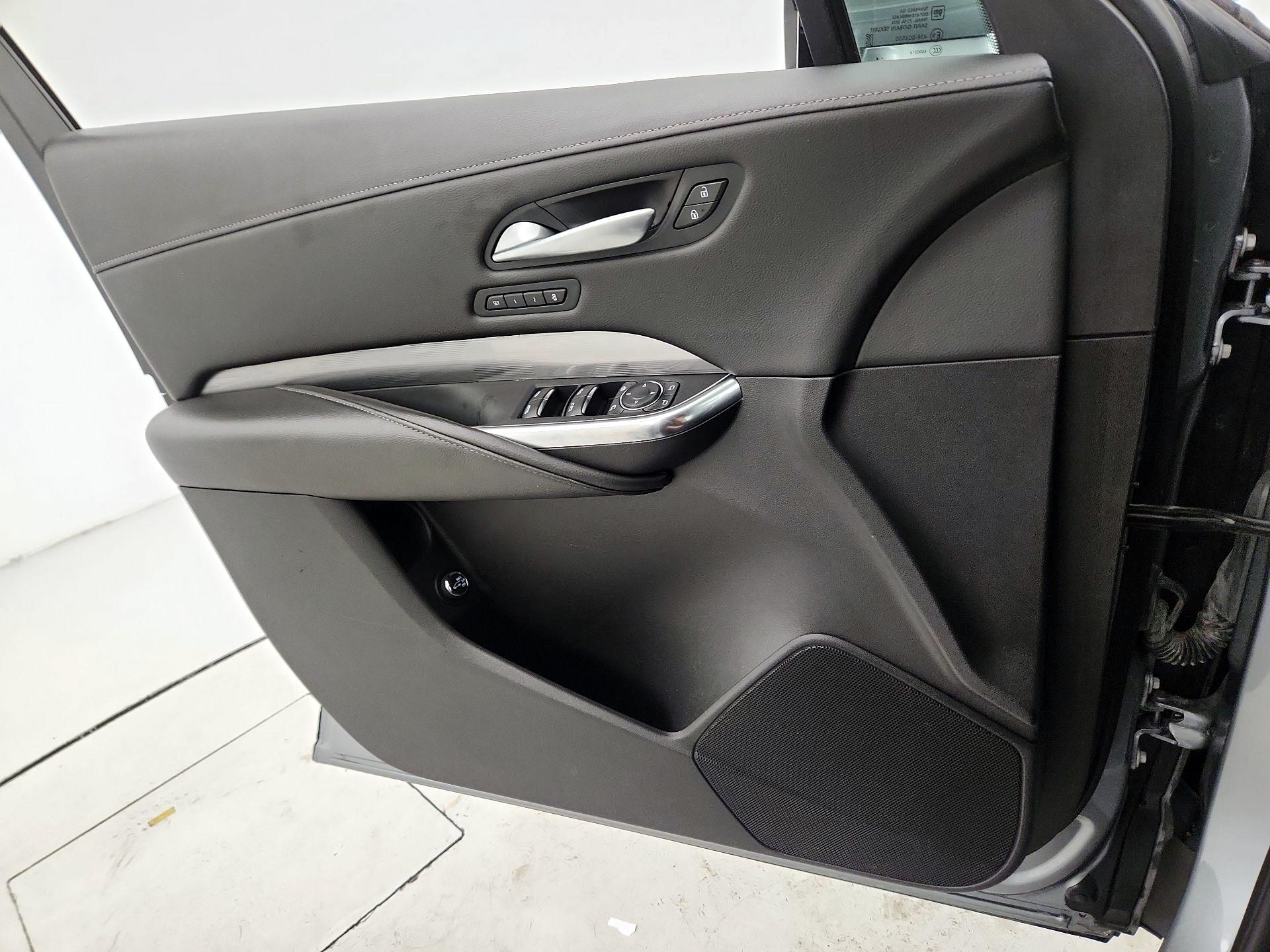 Thumbnail: 2025 Cadillac XT4 - 12