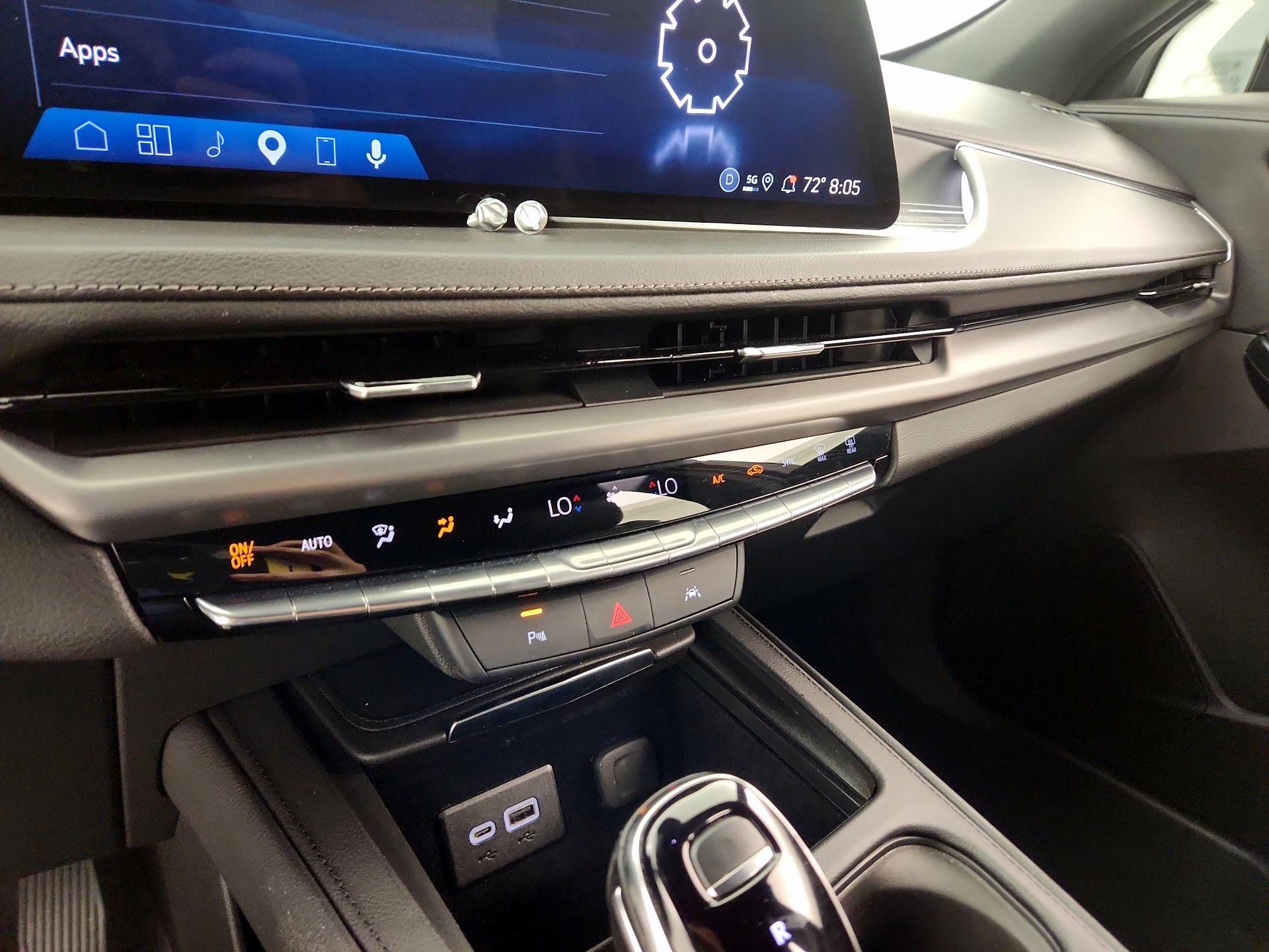 Thumbnail: 2025 Cadillac XT4 - 17