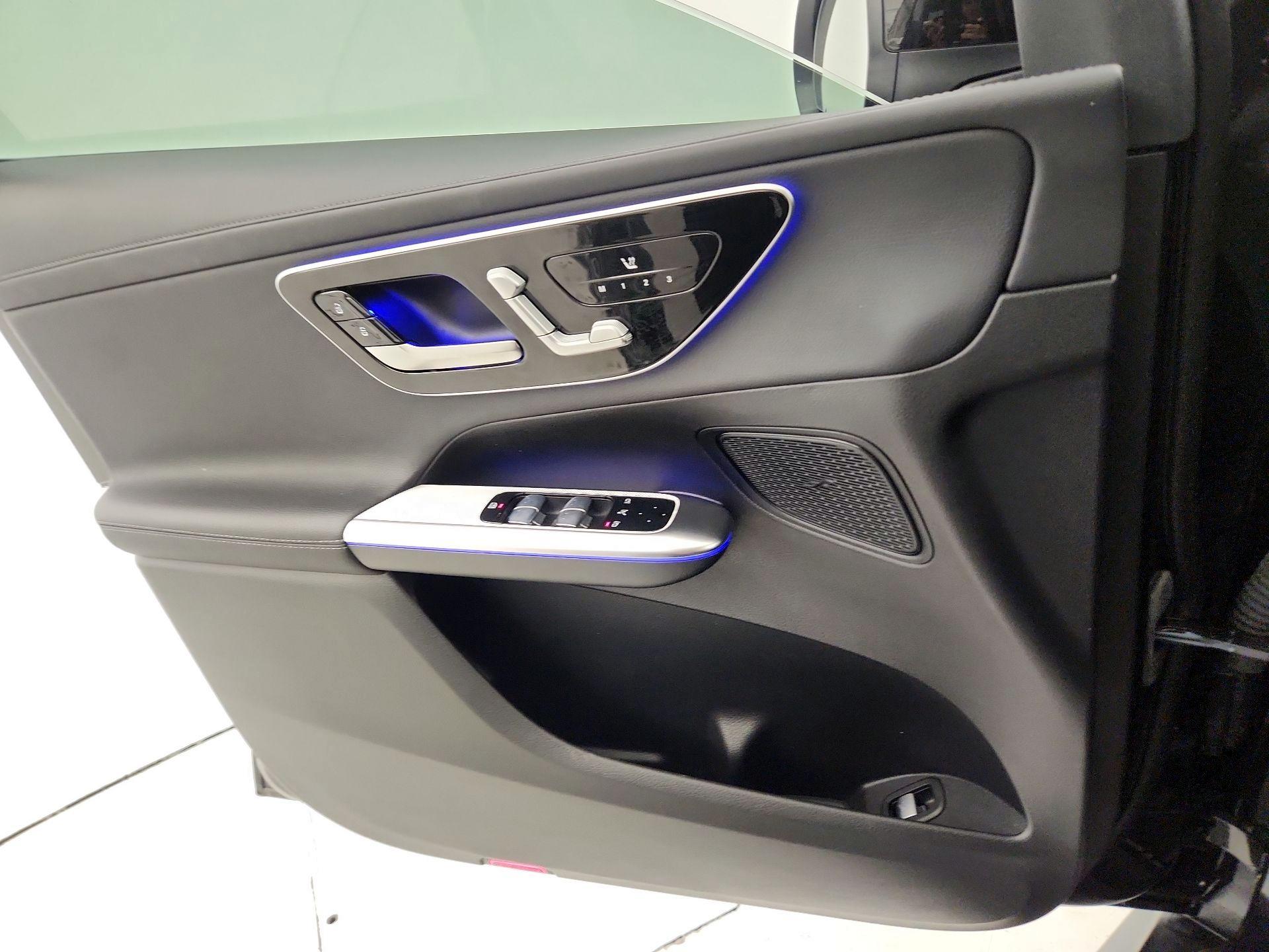 Thumbnail: 2025 Mercedes-Benz GLC - 12
