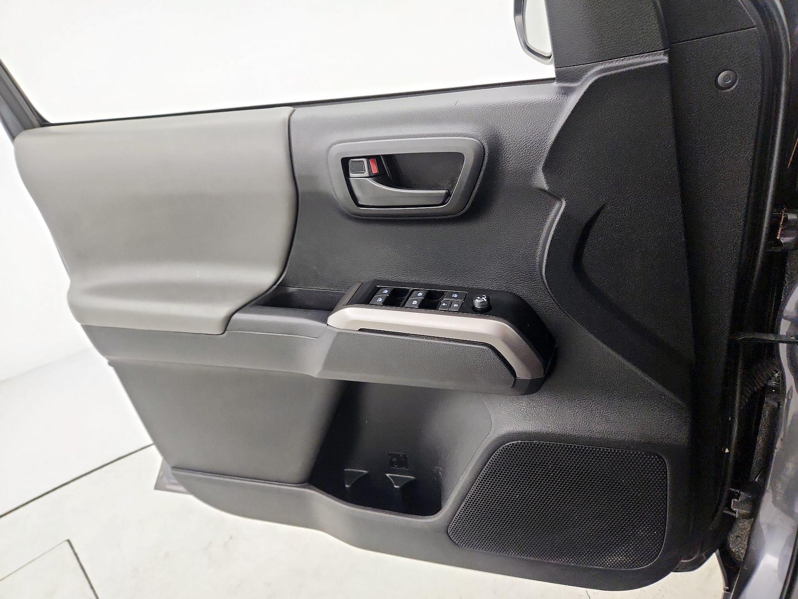 2023 Toyota Tacoma SR5 - Photo 13