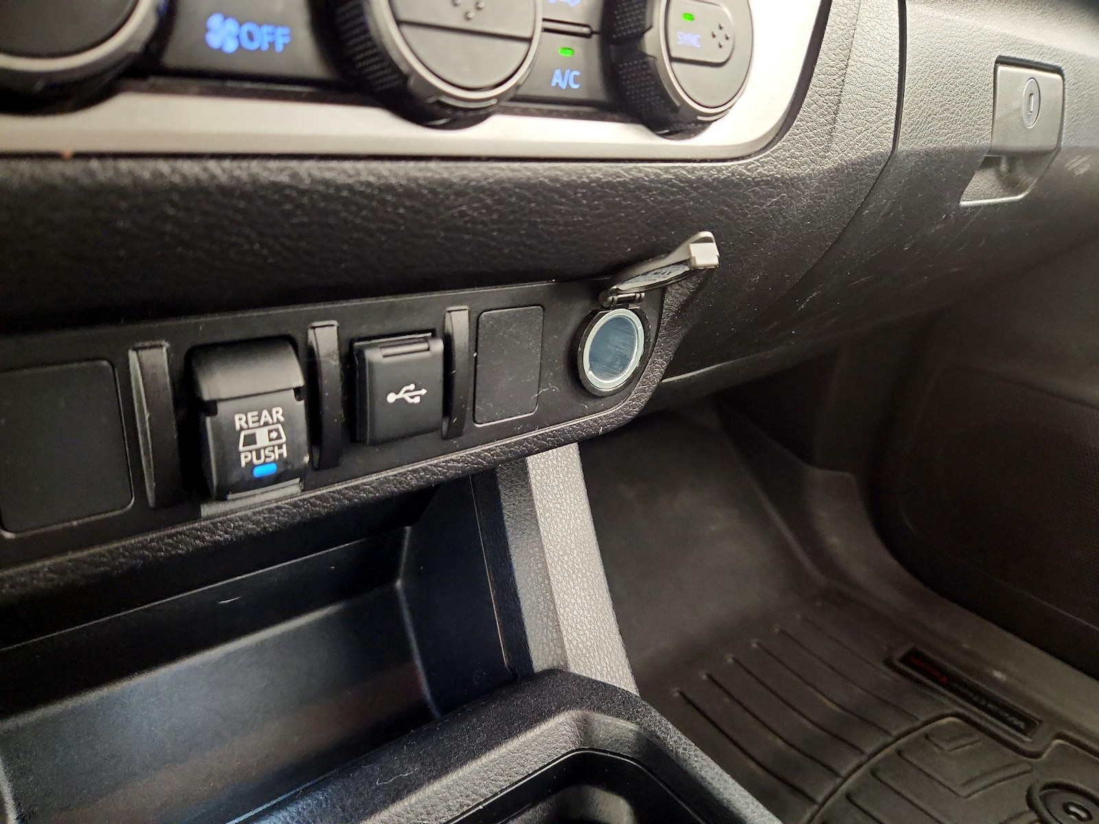 2023 Toyota Tacoma SR5 - Photo 19