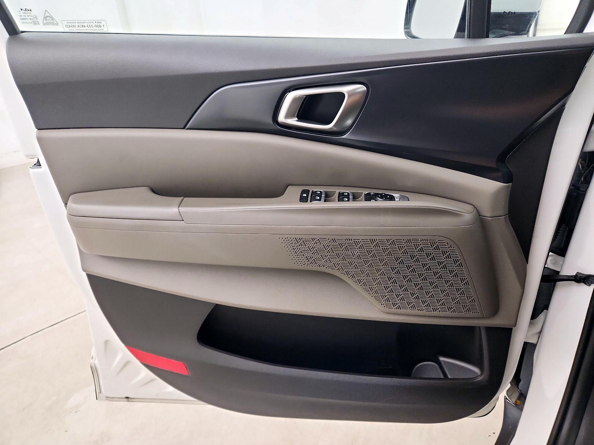 Thumbnail: 2025 Kia Carnival - 12