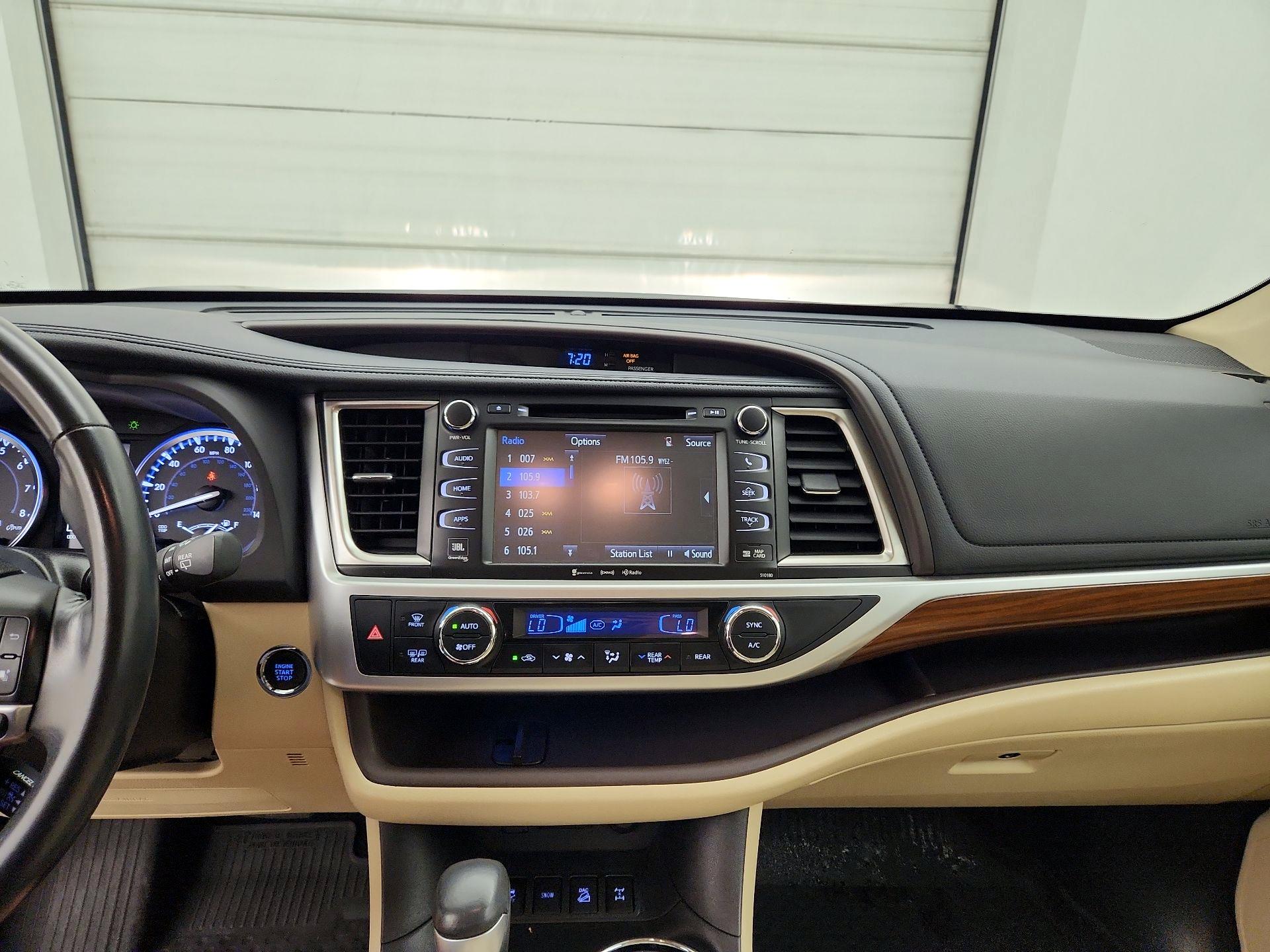 Thumbnail: 2017 Toyota Highlander - 9