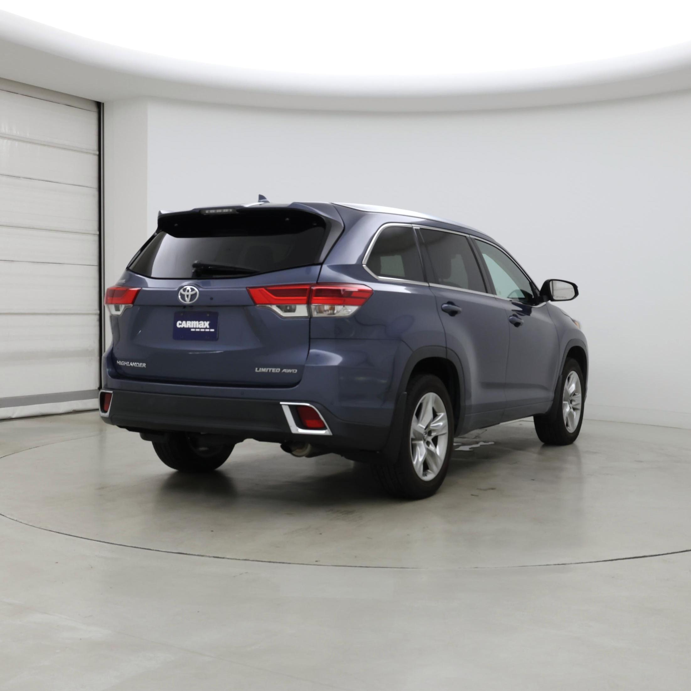 Thumbnail: 2017 Toyota Highlander - 8
