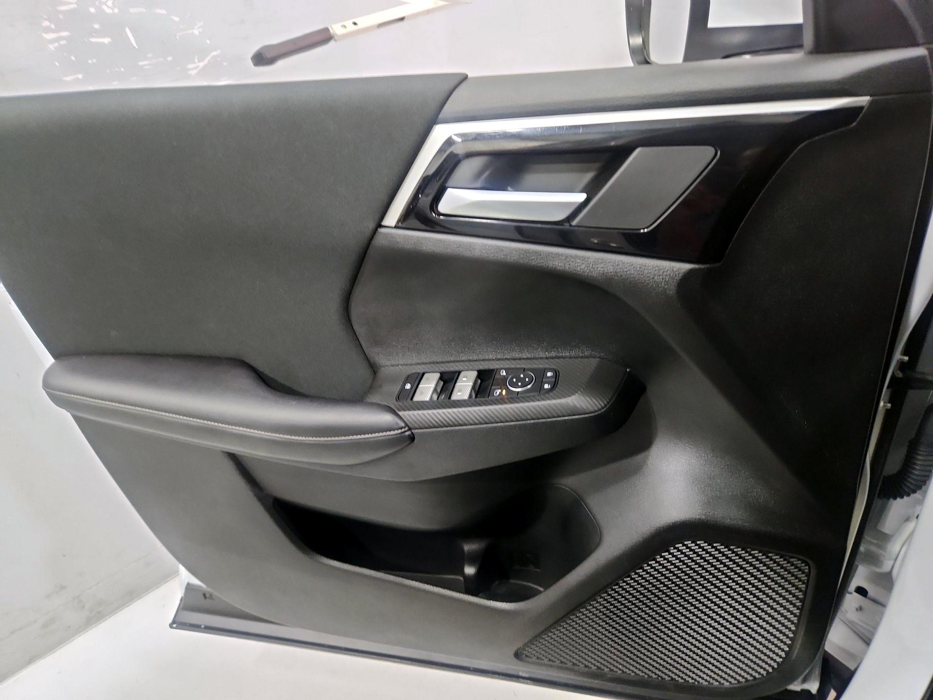 Thumbnail: 2024 Mitsubishi Outlander - 12