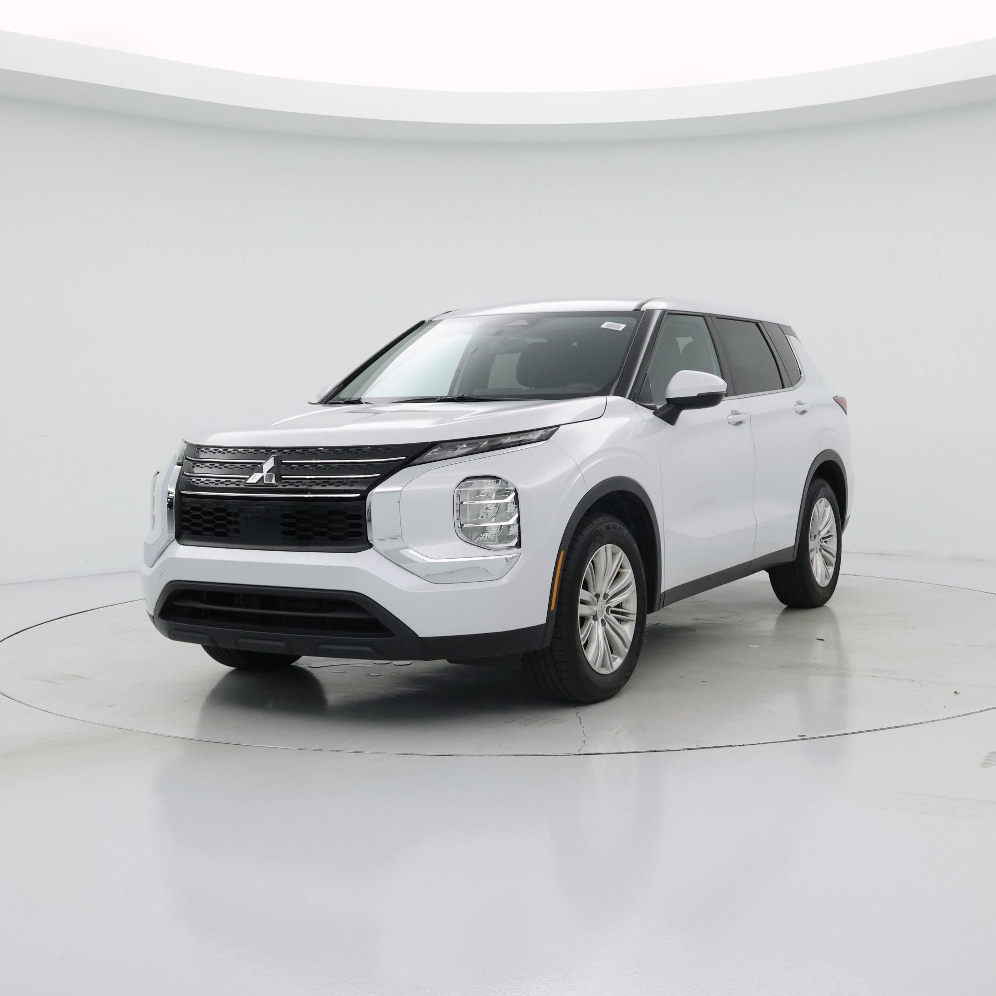 Thumbnail: 2024 Mitsubishi Outlander - 4