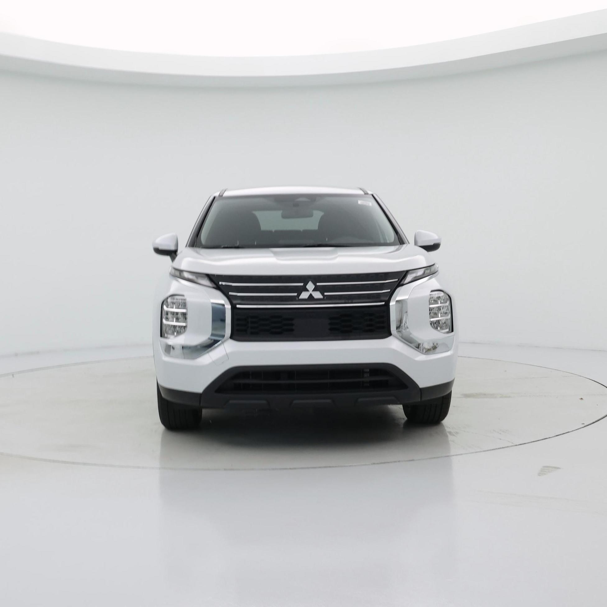 Thumbnail: 2024 Mitsubishi Outlander - 5