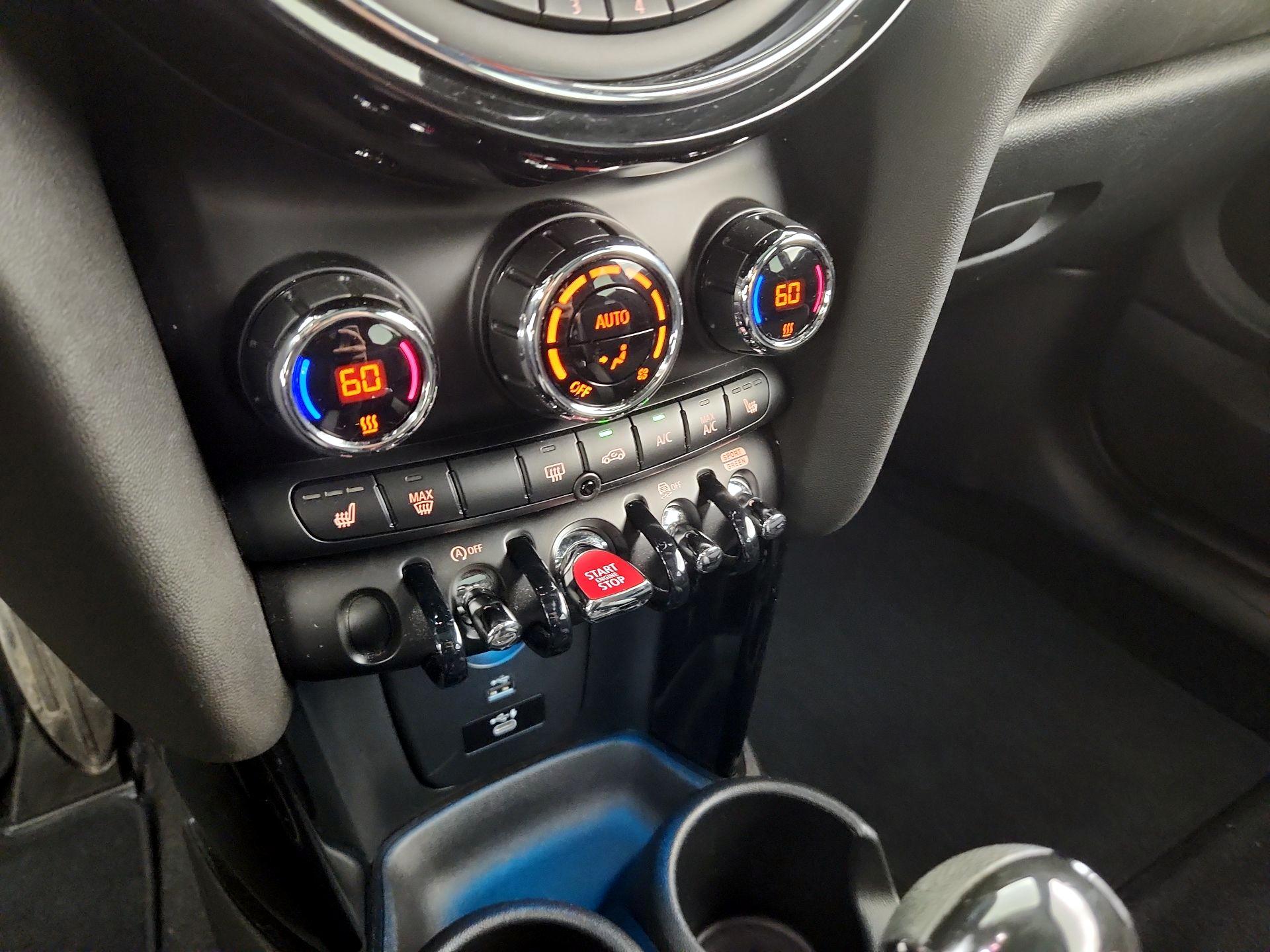 Thumbnail: 2021 MINI Cooper Hardtop - 17