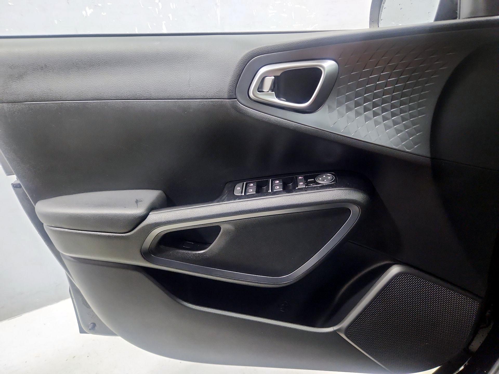 Thumbnail: 2022 Kia Soul - 12