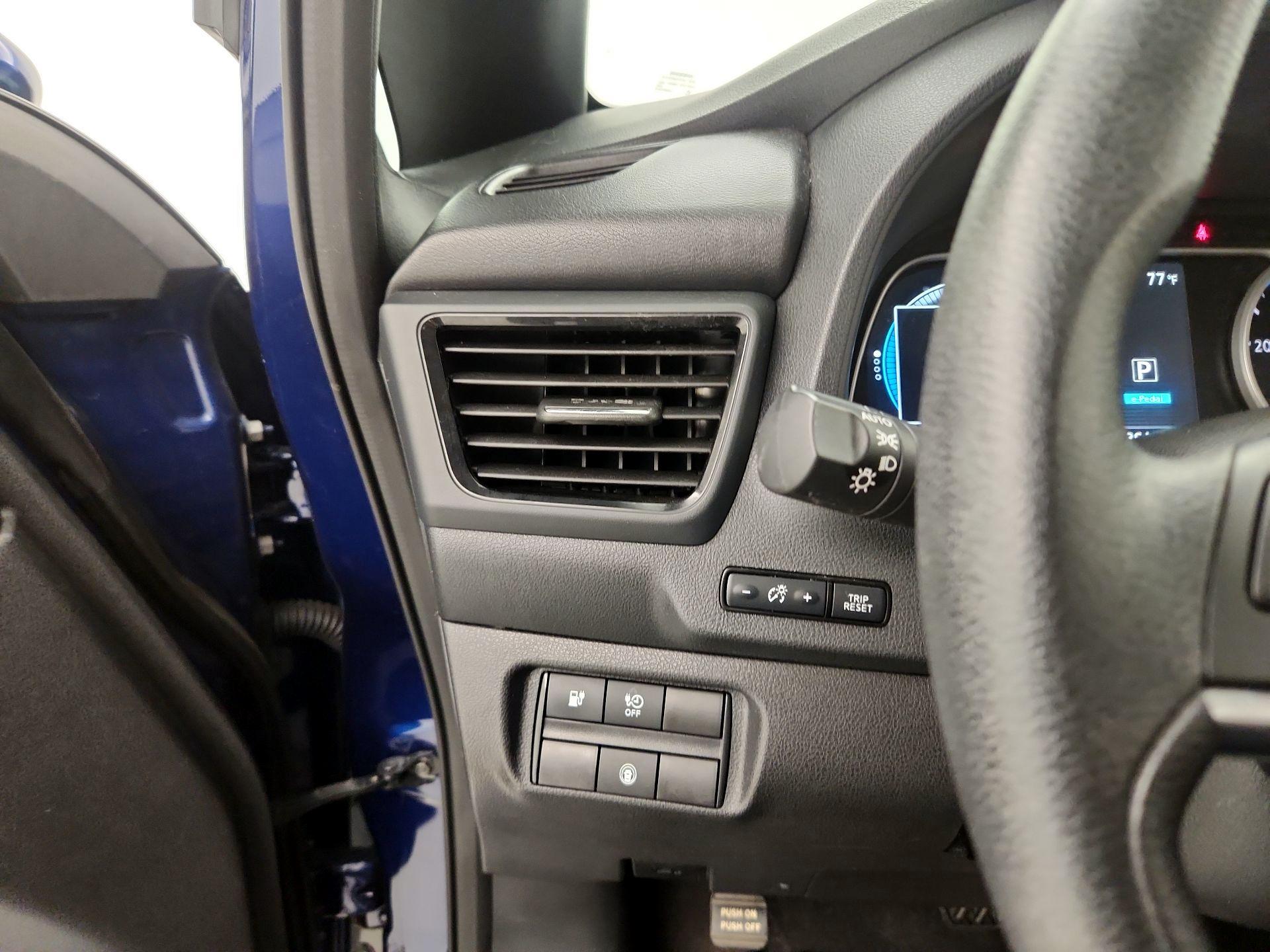 Thumbnail: 2023 Nissan Leaf - 13