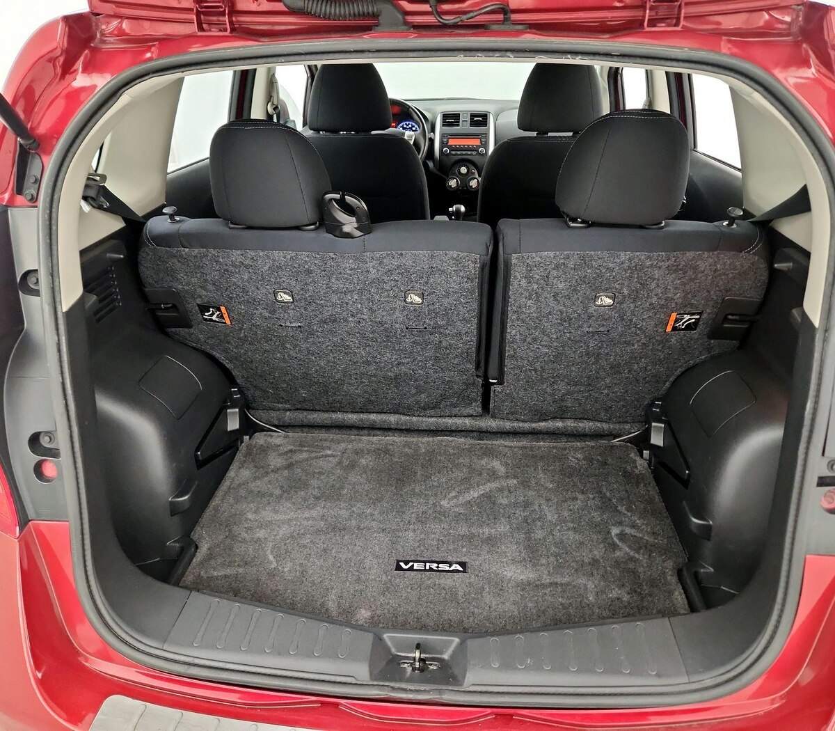 Trunk/Cargo (Seats Up)