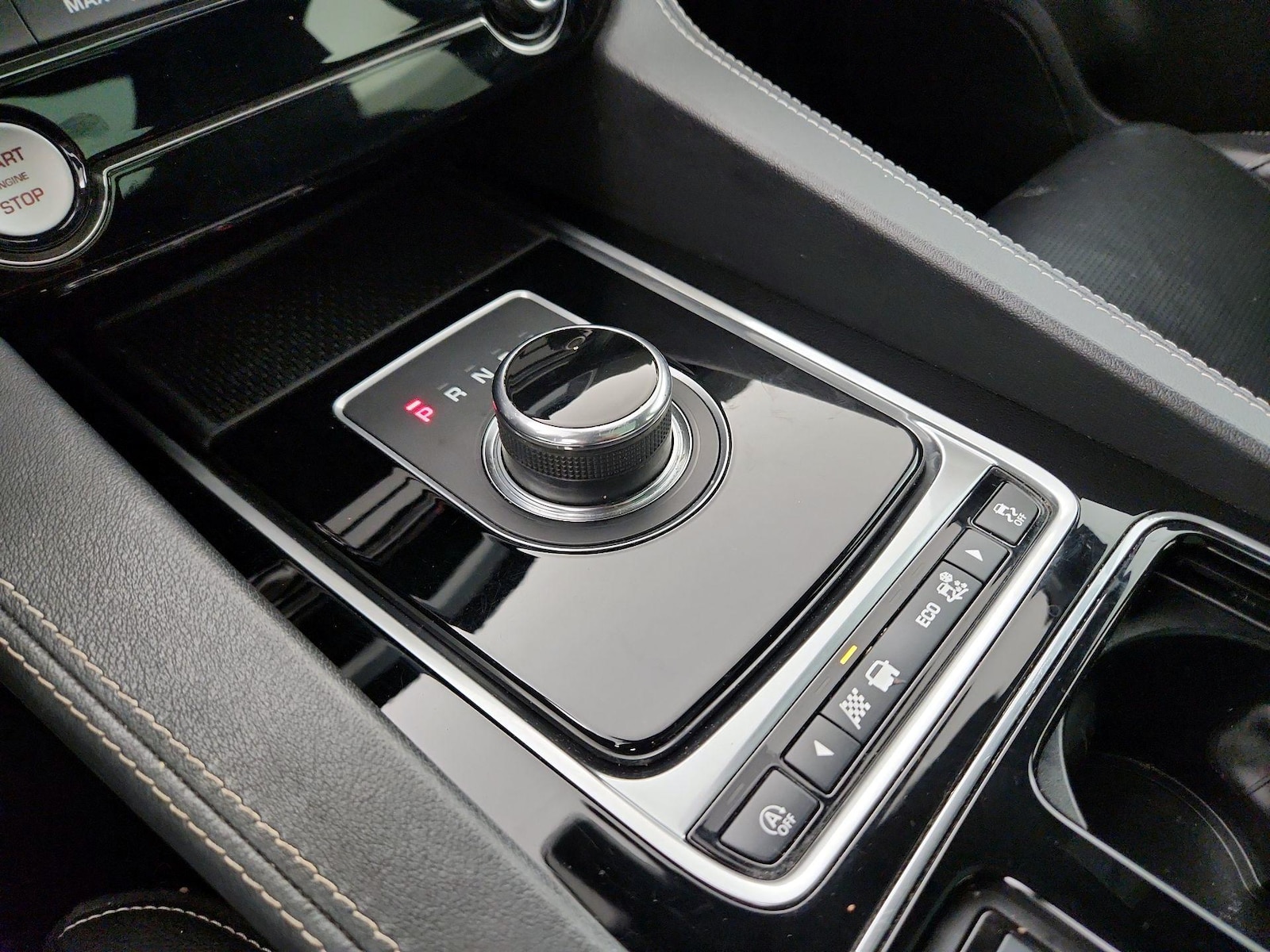 2018 Jaguar F-PACE S - Photo 19