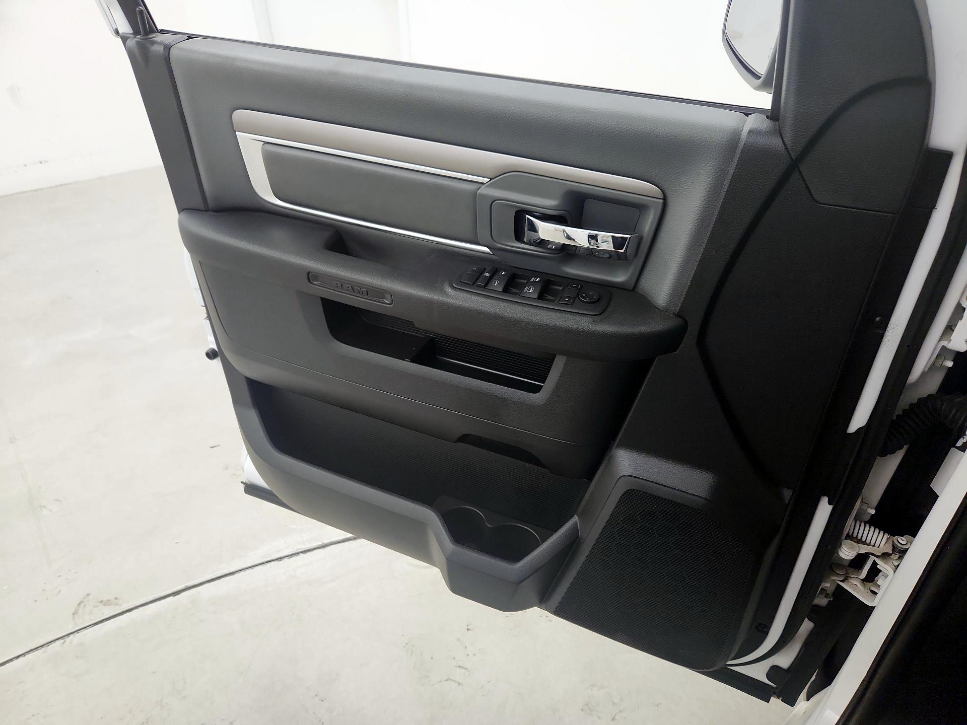 Thumbnail: 2024 RAM 1500 Classic - 12