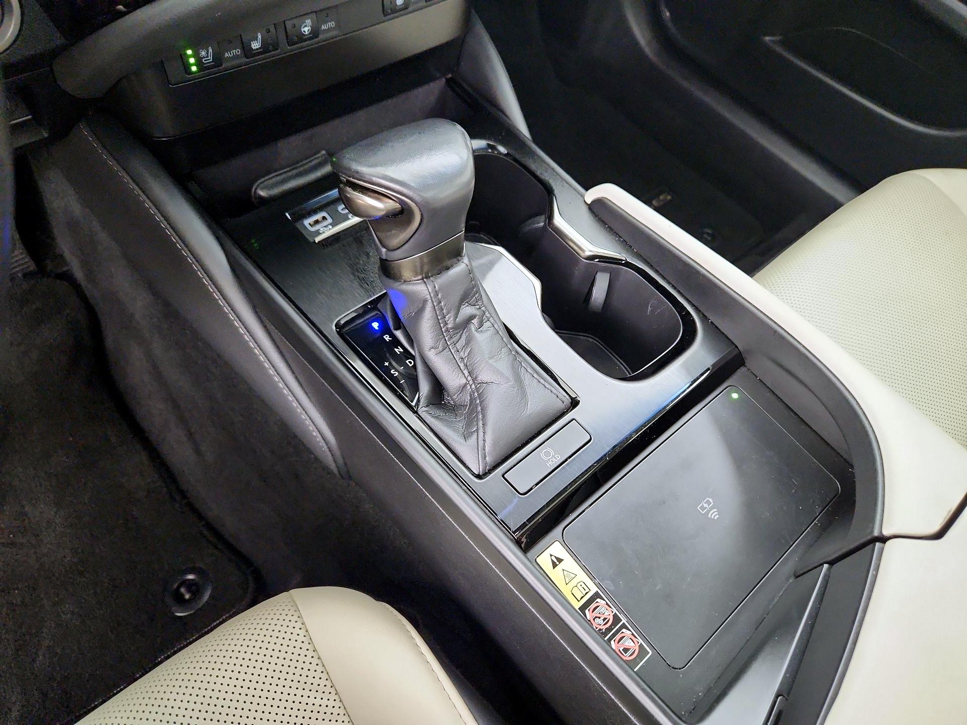 Thumbnail: 2023 Lexus ES - 17