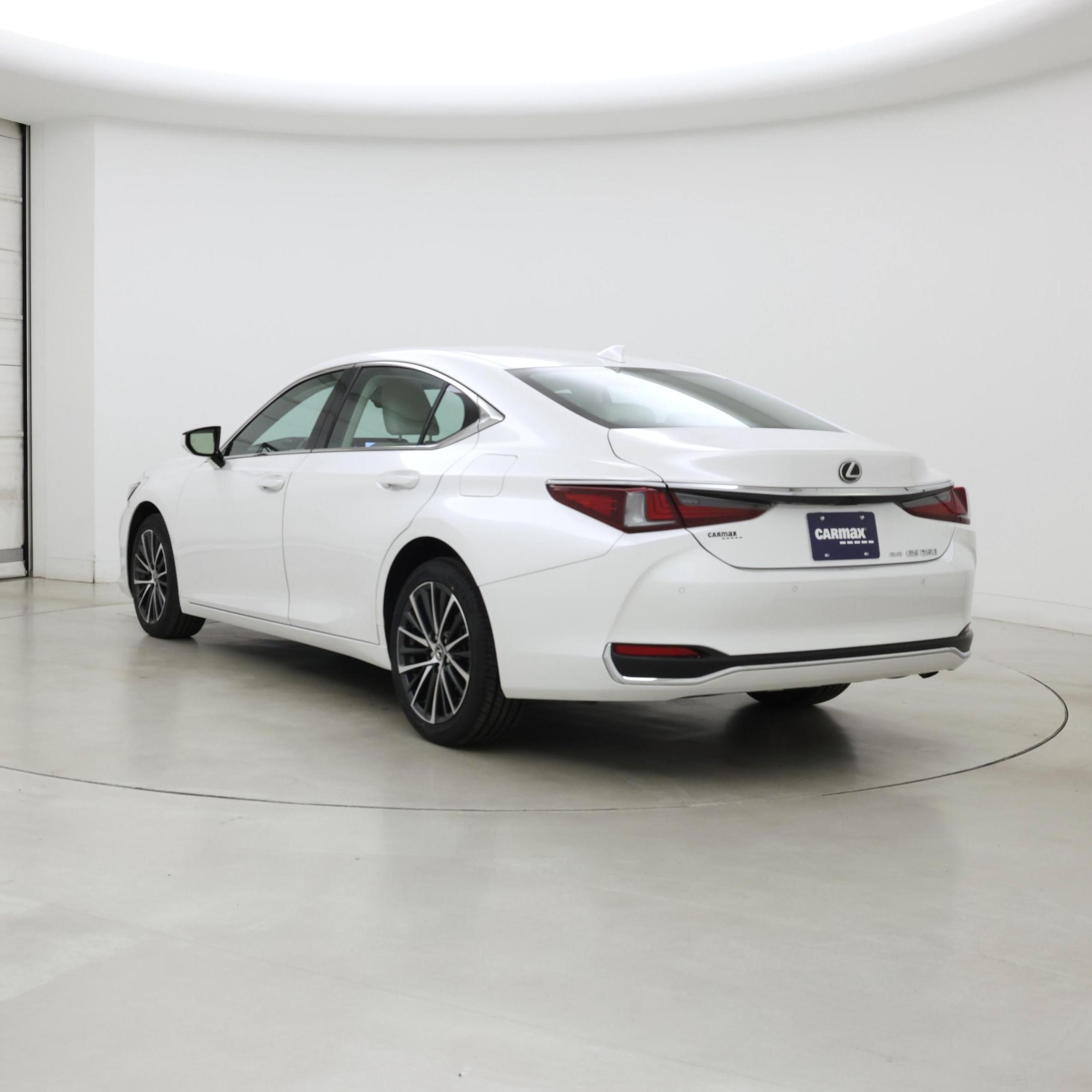 Thumbnail: 2023 Lexus ES - 2