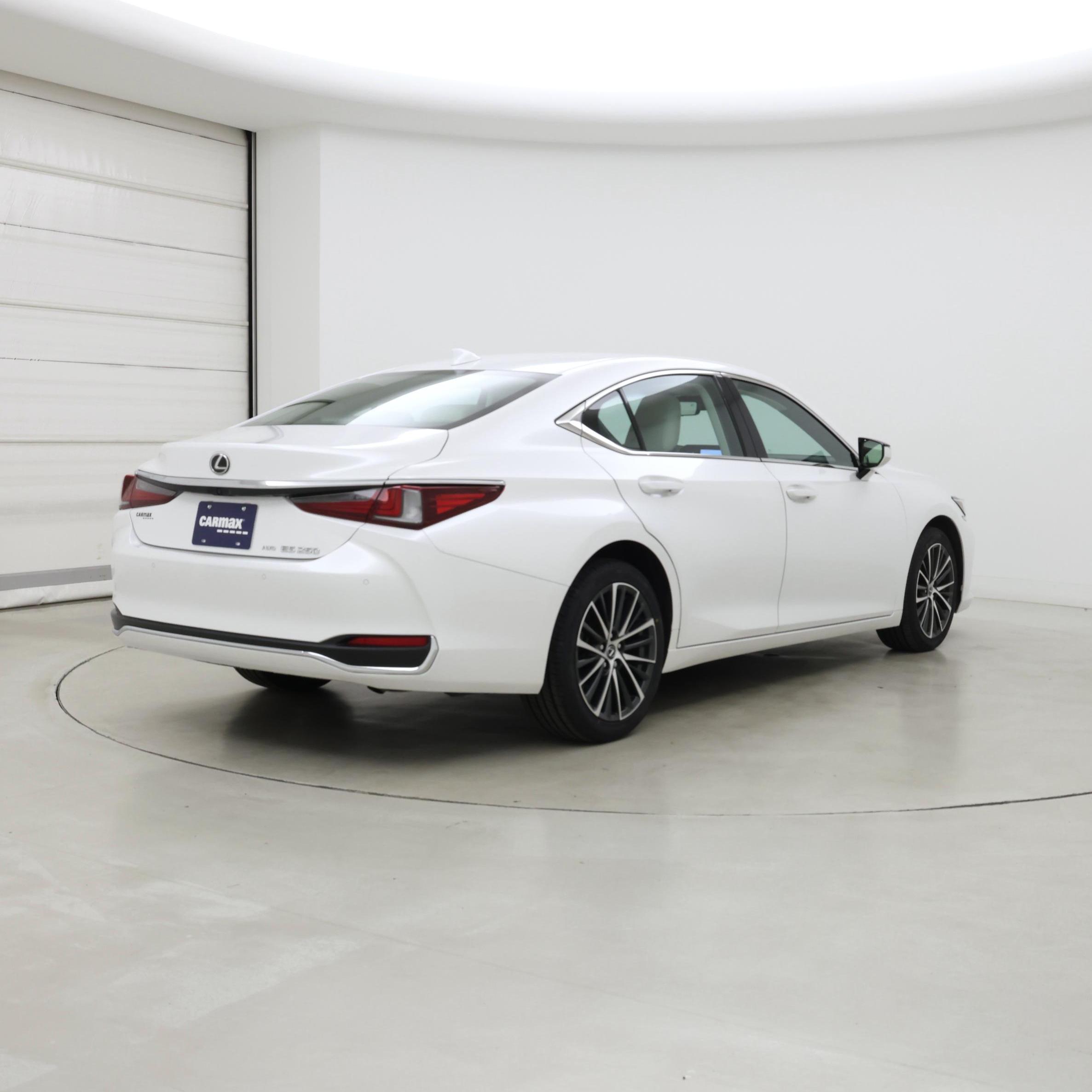 Thumbnail: 2023 Lexus ES - 8