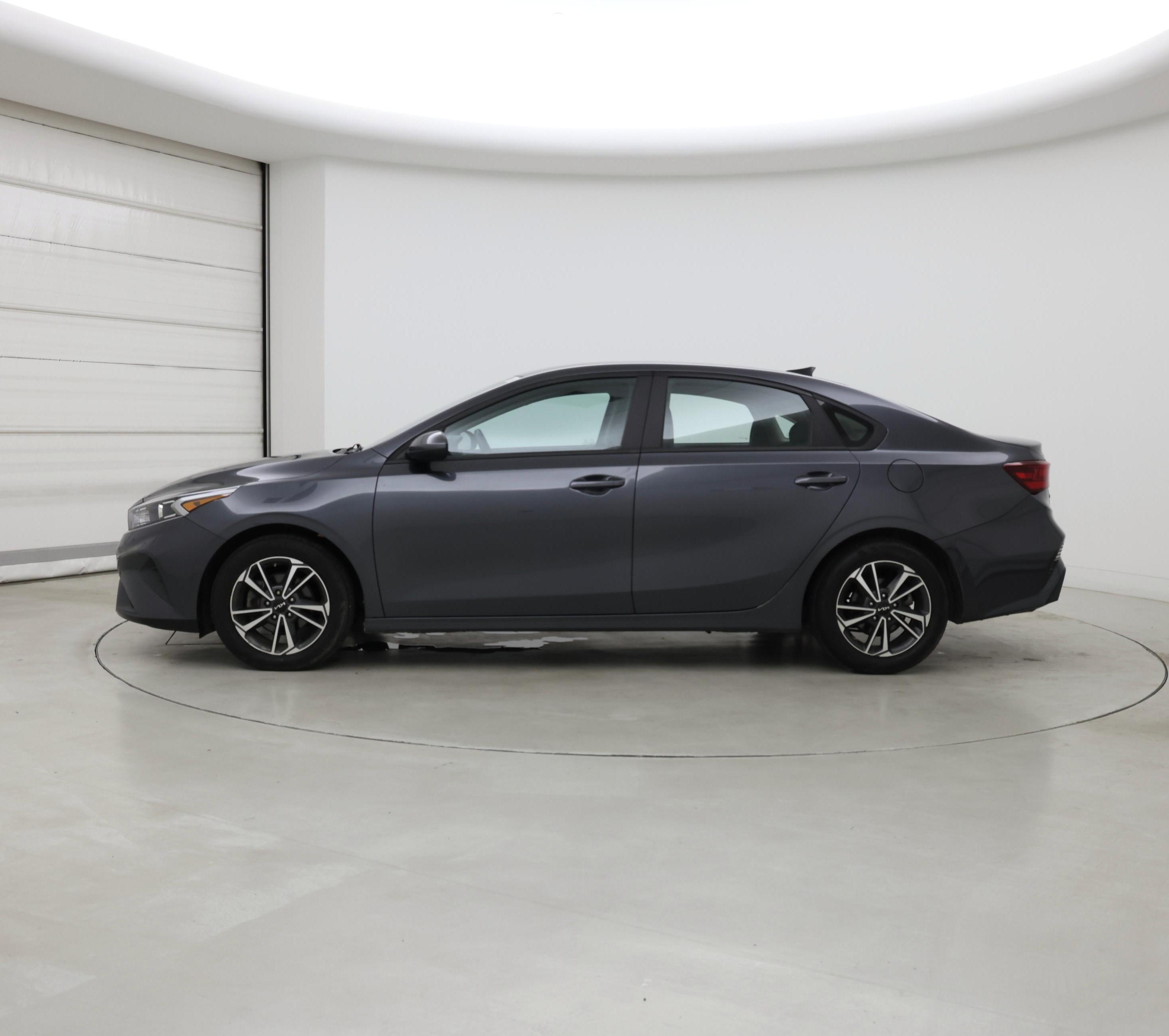 Thumbnail: 2023 Kia Forte - 3