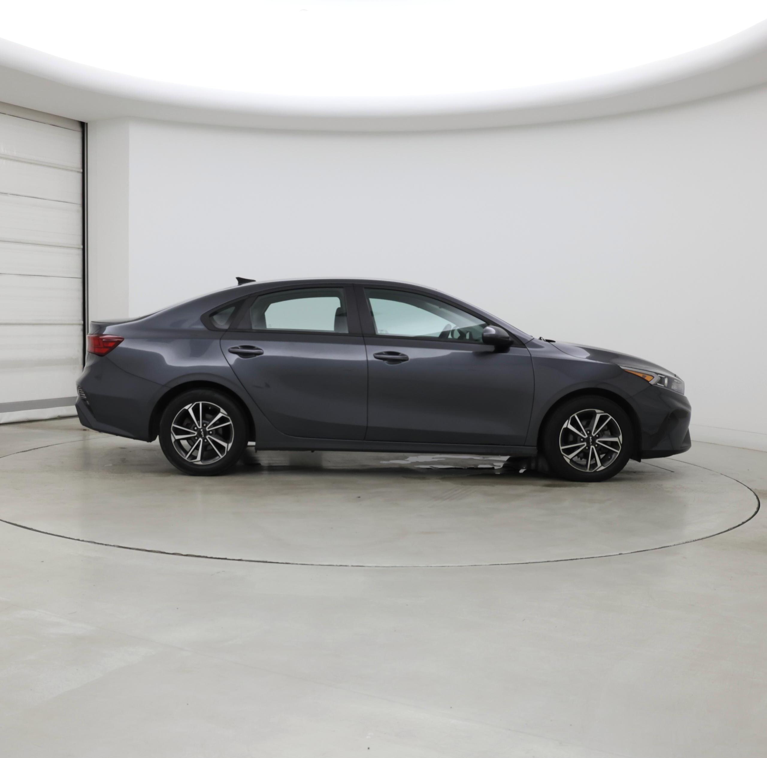 Thumbnail: 2023 Kia Forte - 7