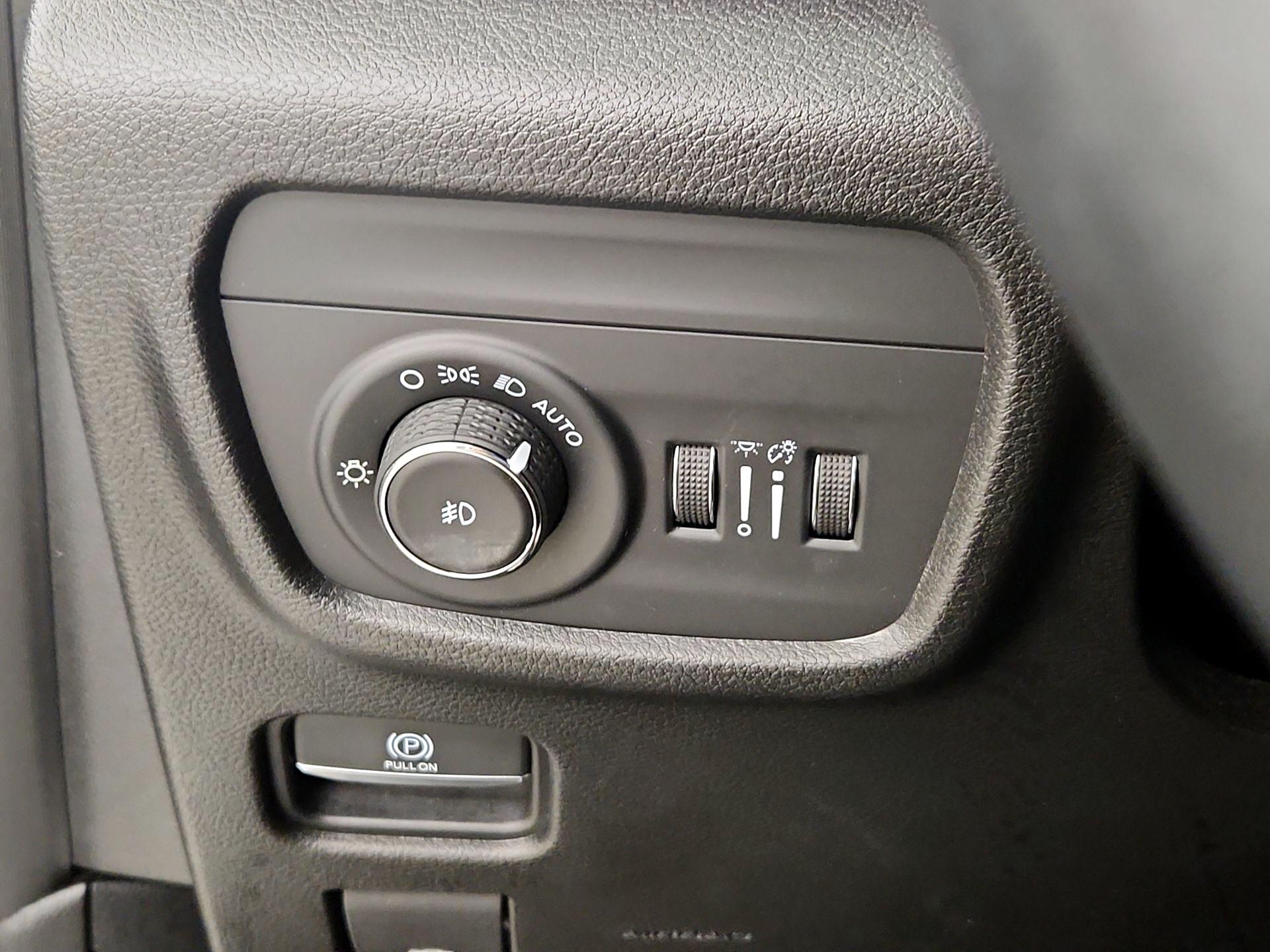 Thumbnail: 2022 Jeep Grand Cherokee - 13