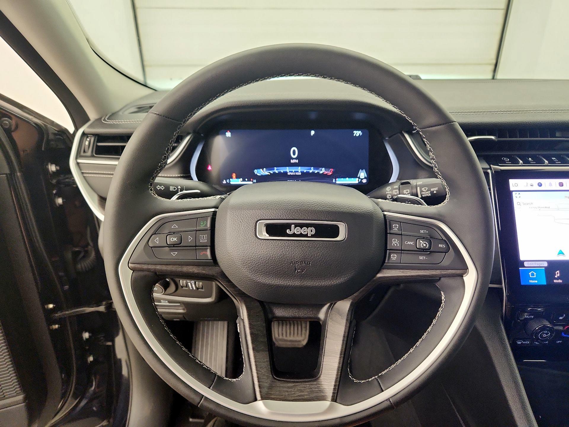 Thumbnail: 2023 Jeep Grand Cherokee - 10