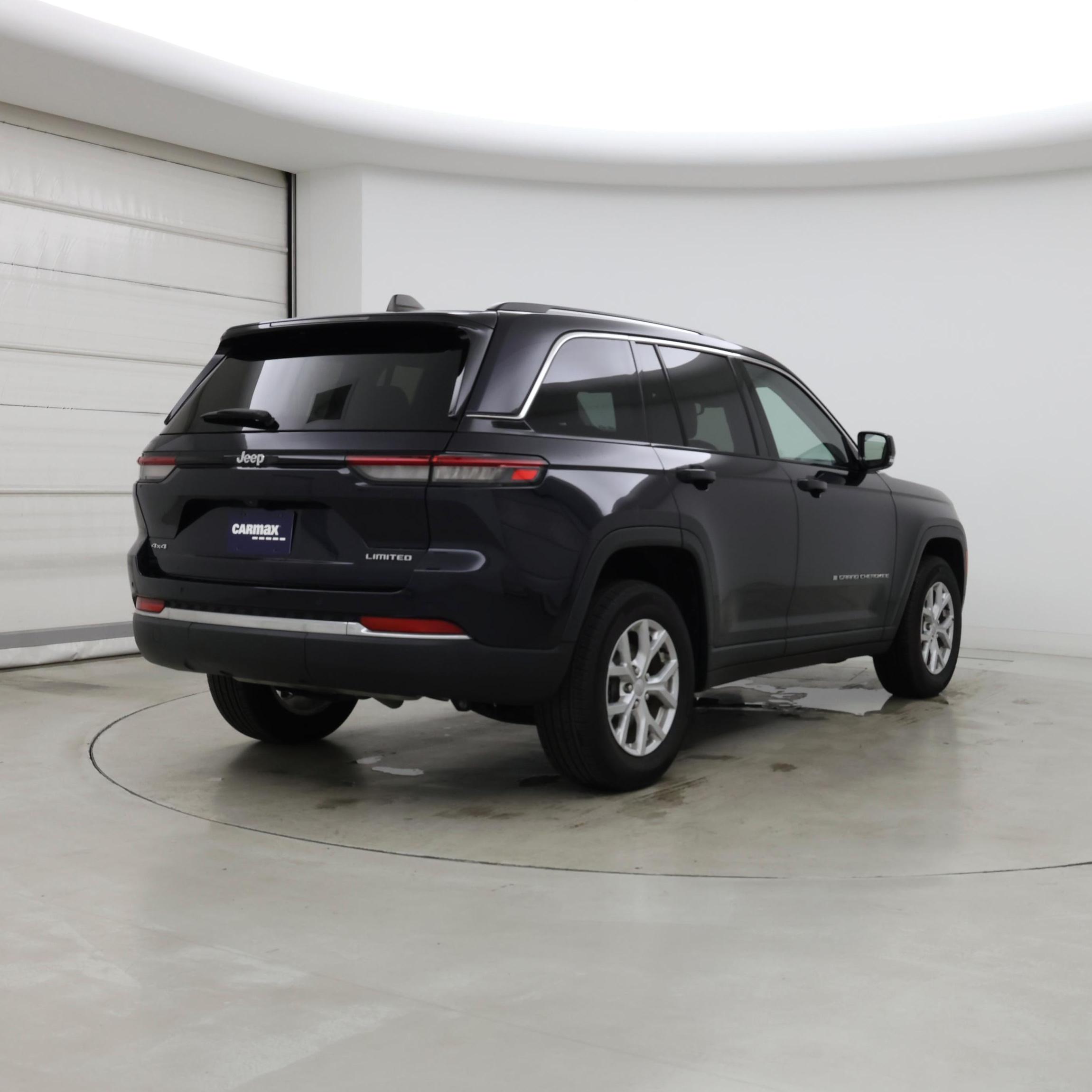 Thumbnail: 2023 Jeep Grand Cherokee - 8