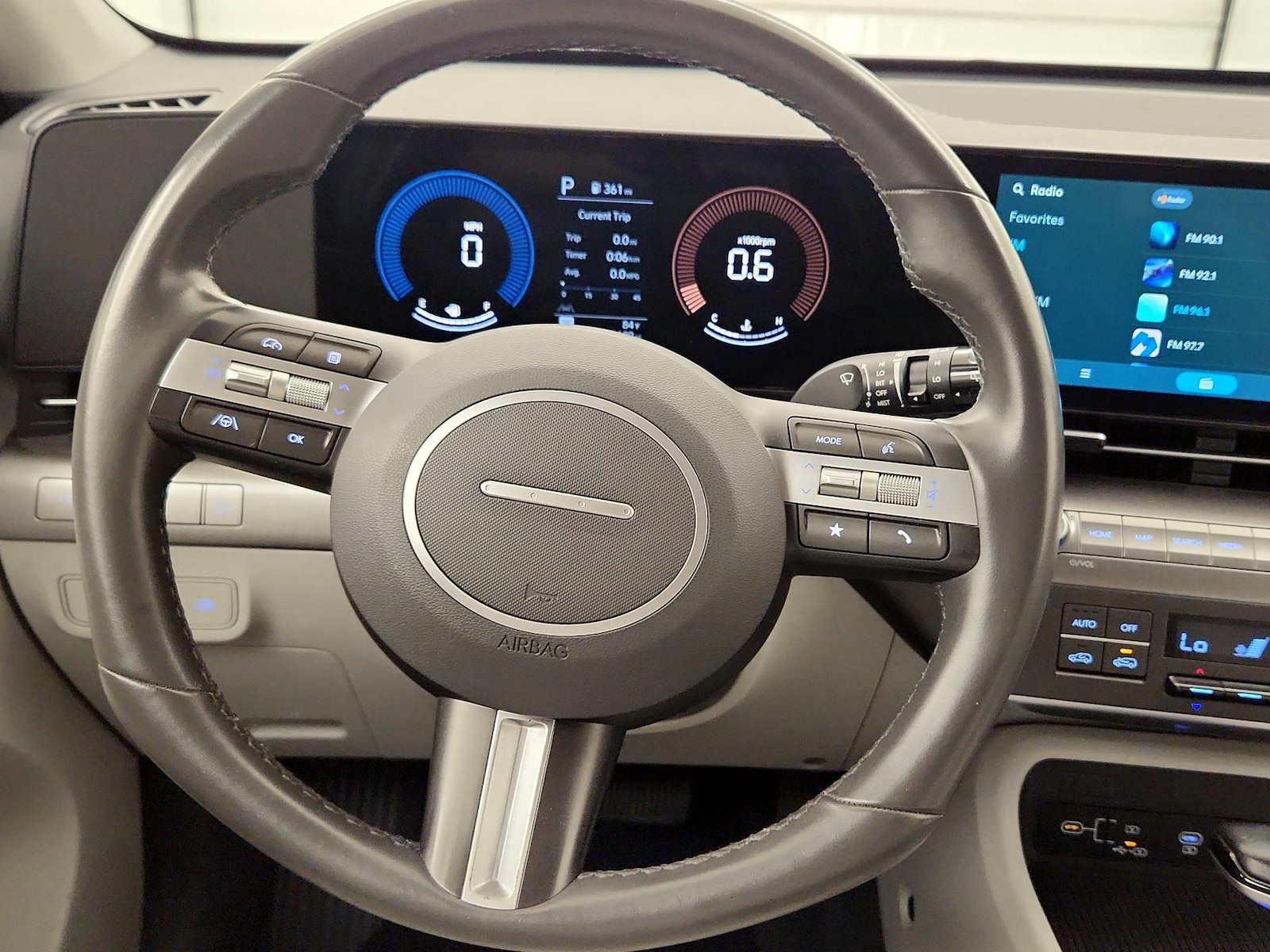 2024 Hyundai Kona SEL - Photo 11