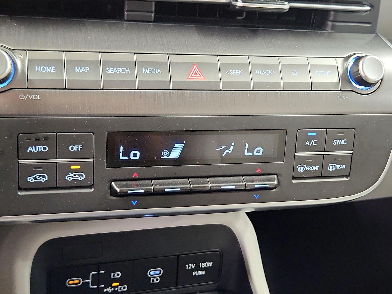 2024 Hyundai Kona SEL - Photo 17