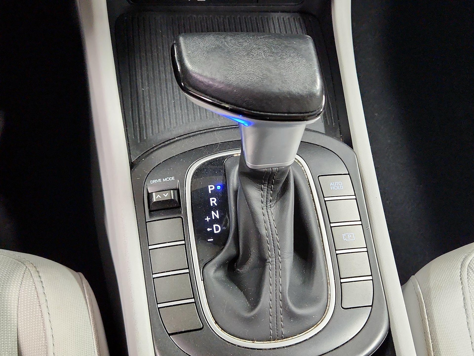 2024 Hyundai Kona SEL - Photo 18