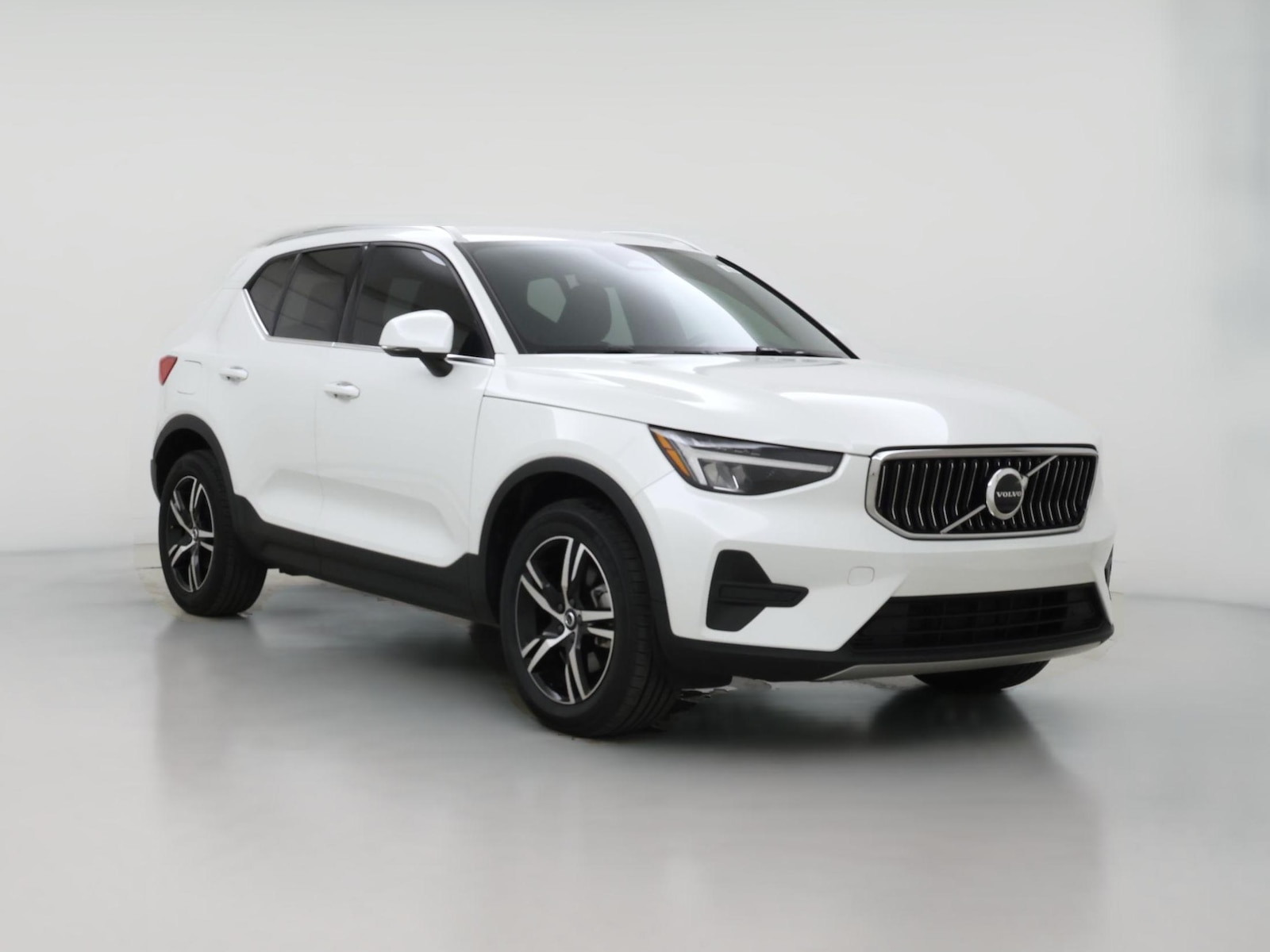 2025 Volvo XC40