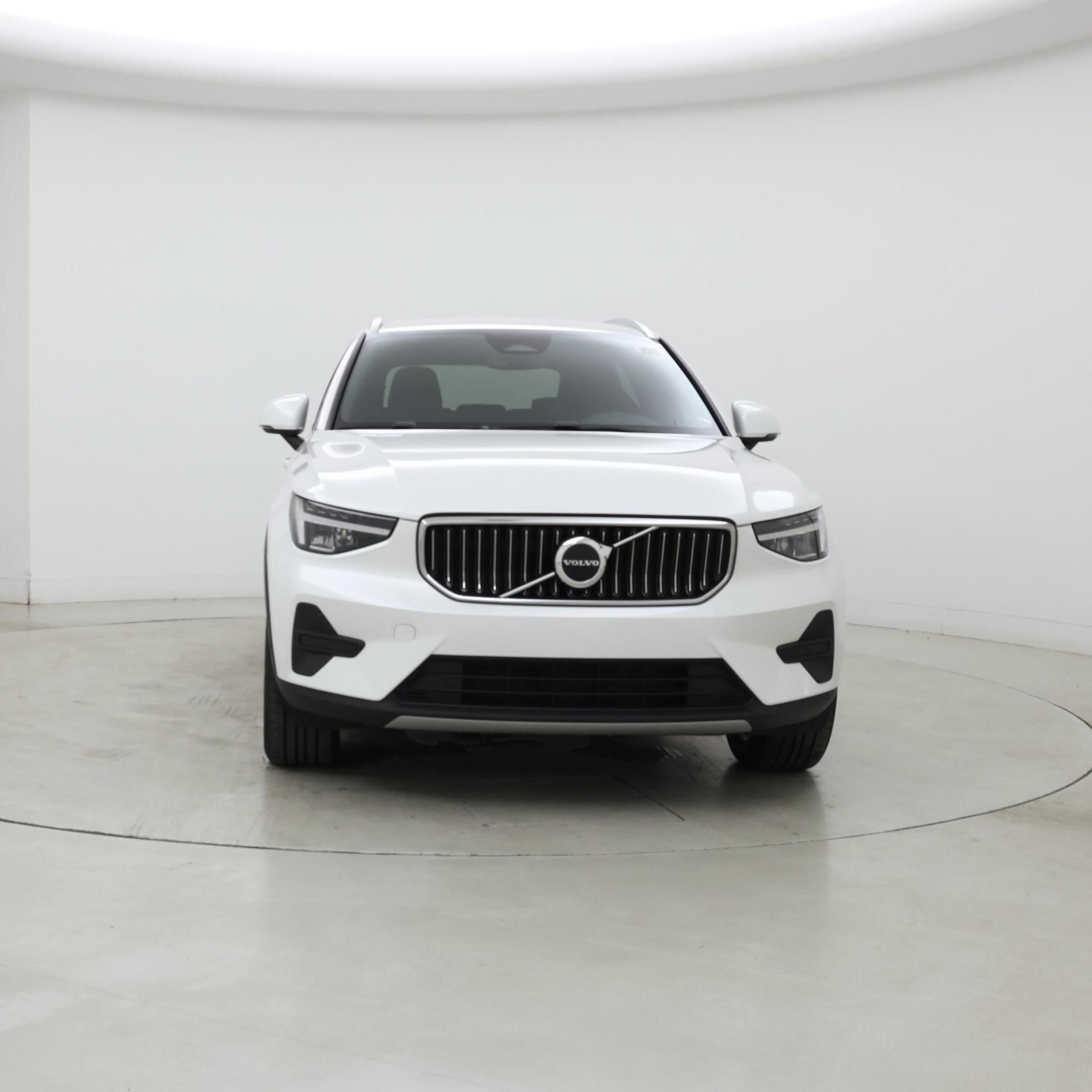 Thumbnail: 2025 Volvo XC40 - 5