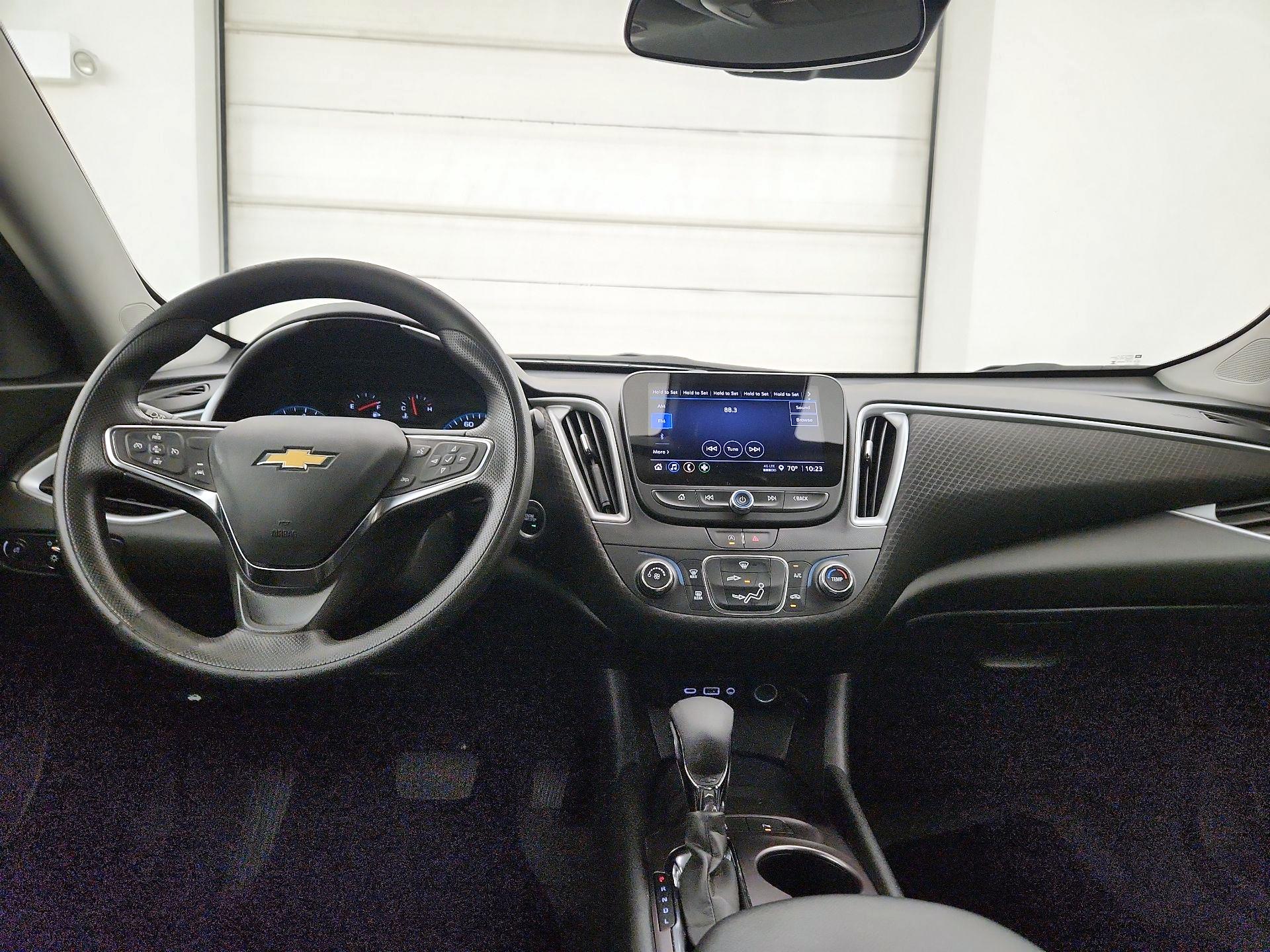 Thumbnail: 2023 Chevrolet Malibu - 9