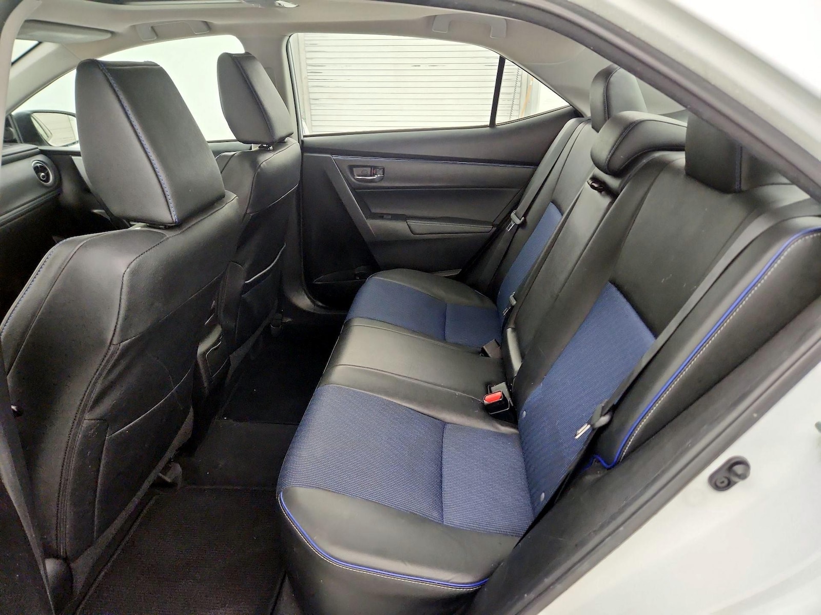 2017 Toyota Corolla SE - Photo 21