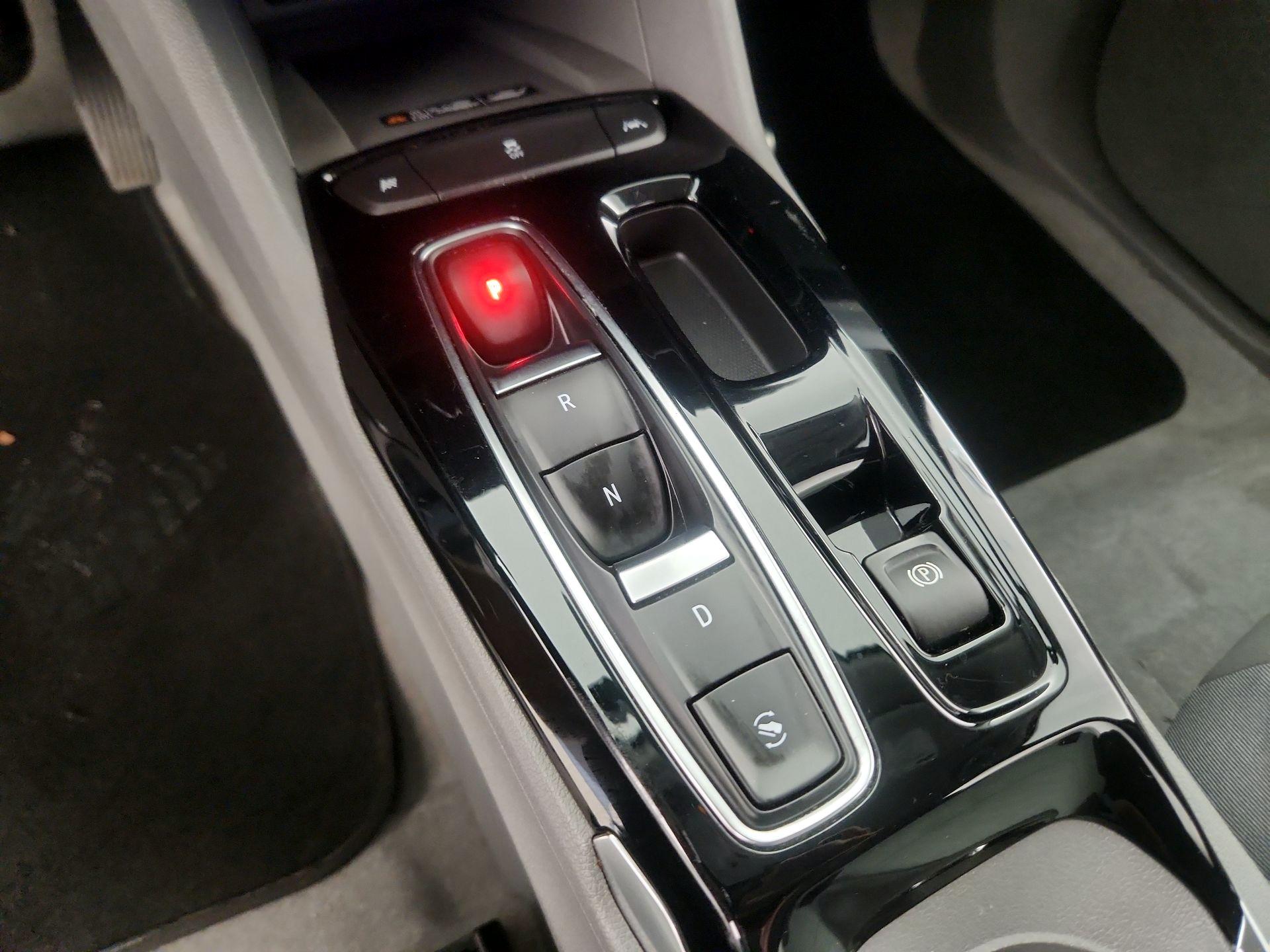 Thumbnail: 2022 Chevrolet Bolt EUV - 16