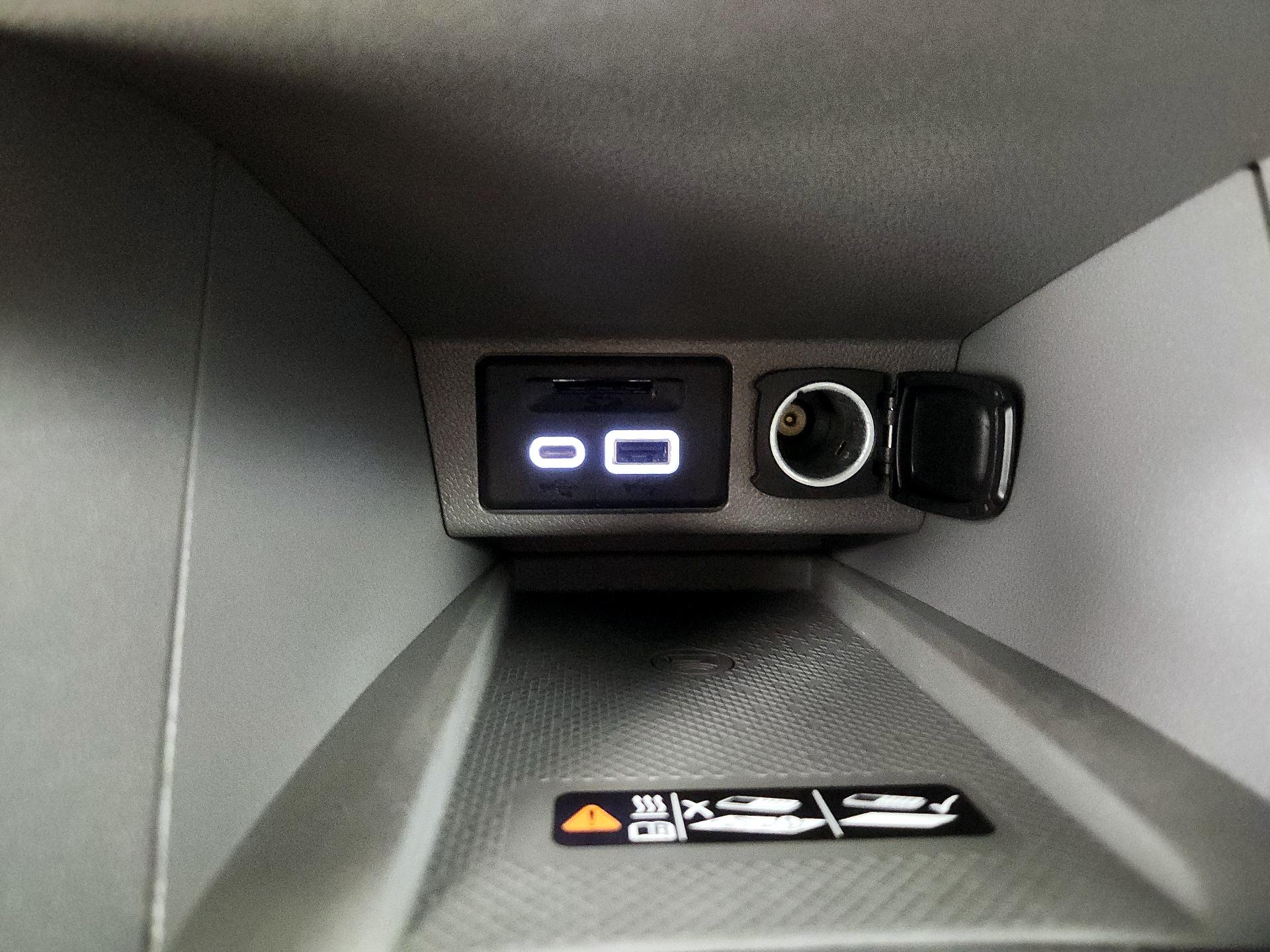 Thumbnail: 2022 Chevrolet Bolt EUV - 17
