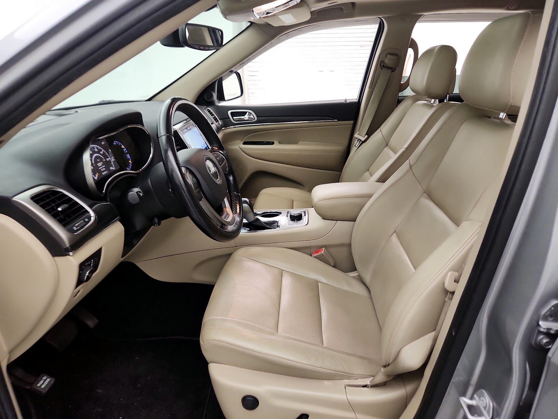 Thumbnail: 2019 Jeep Grand Cherokee - 11