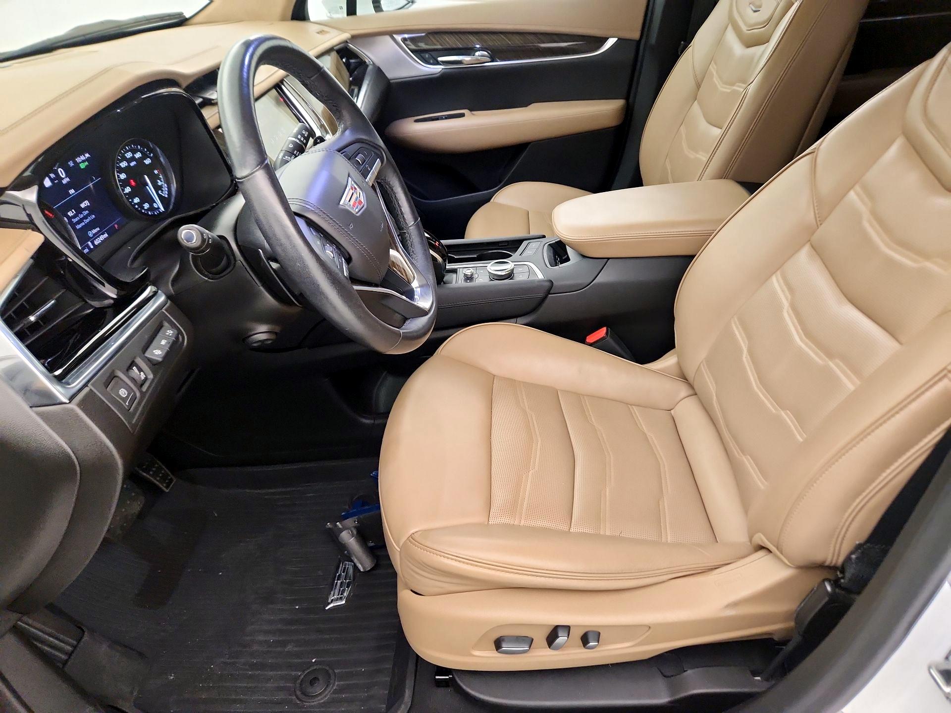 Thumbnail: 2021 Cadillac XT6 - 11