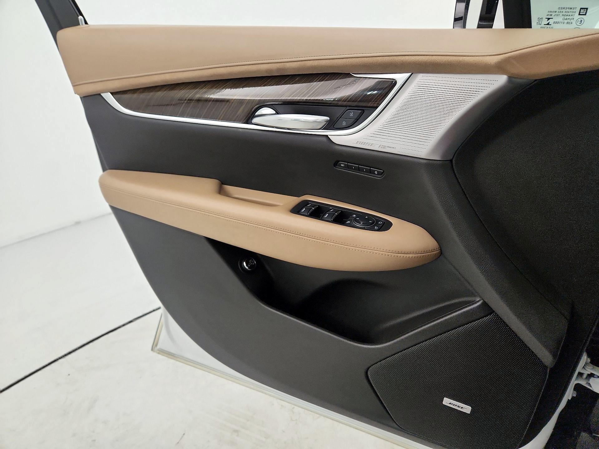 Thumbnail: 2021 Cadillac XT6 - 12