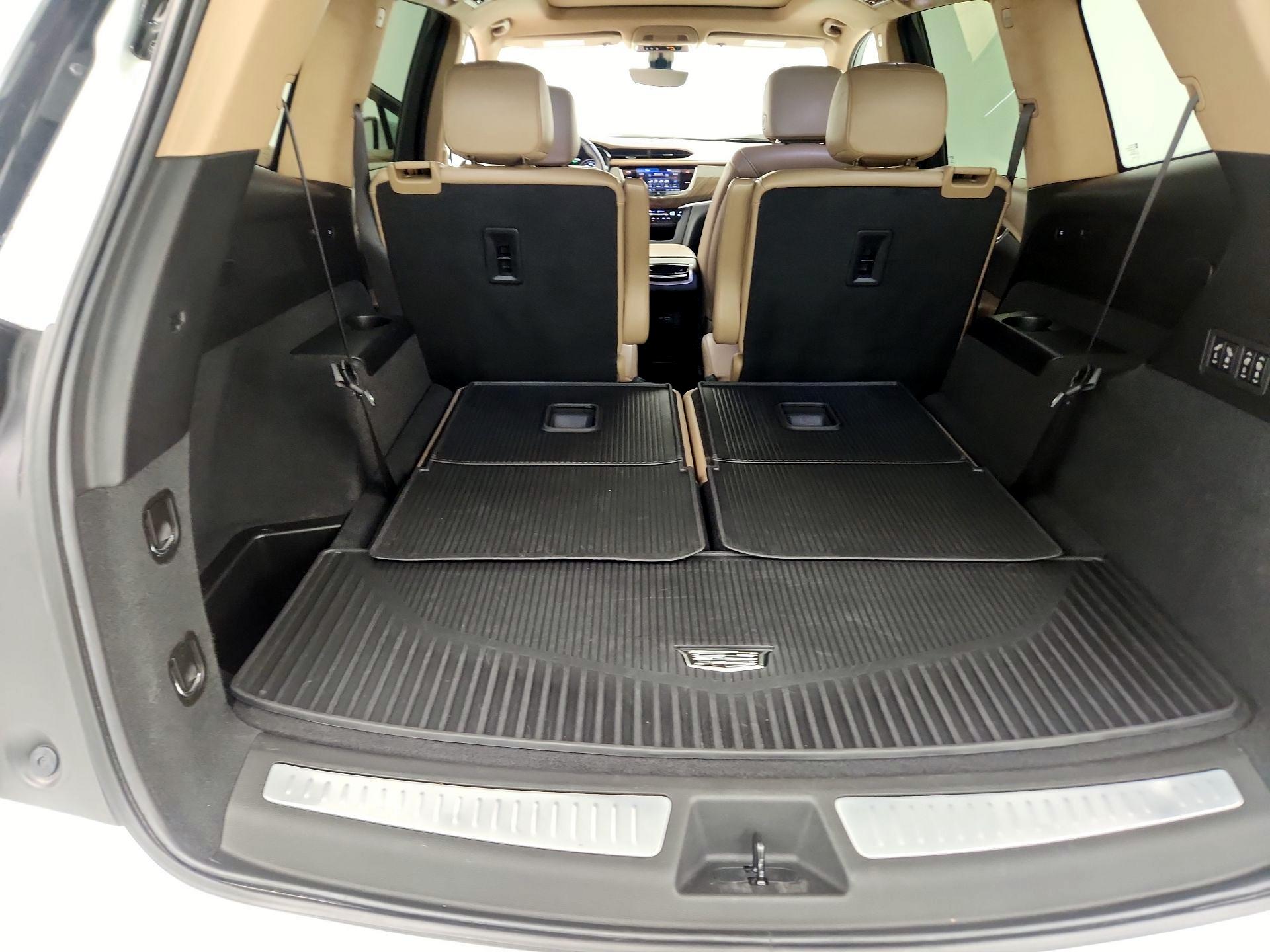 Thumbnail: 2021 Cadillac XT6 - 19
